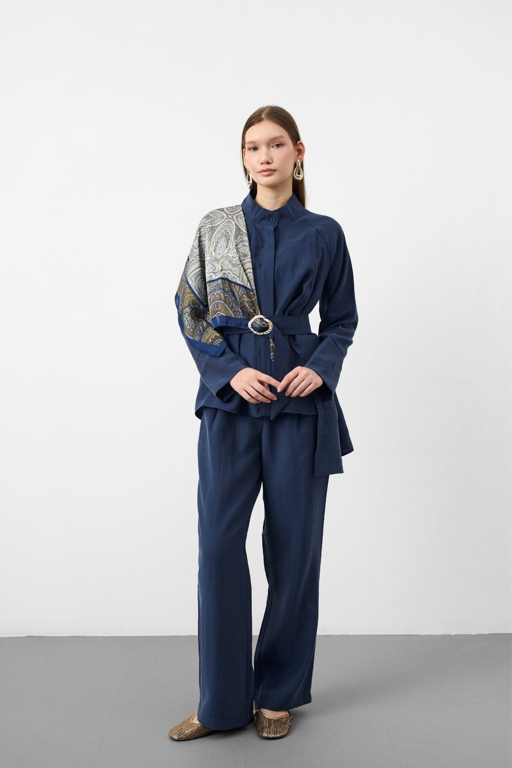 Lacivert Kadın Premium Tencel Dokulu Gold Tokalı Kemerli Modern Kesim Takım