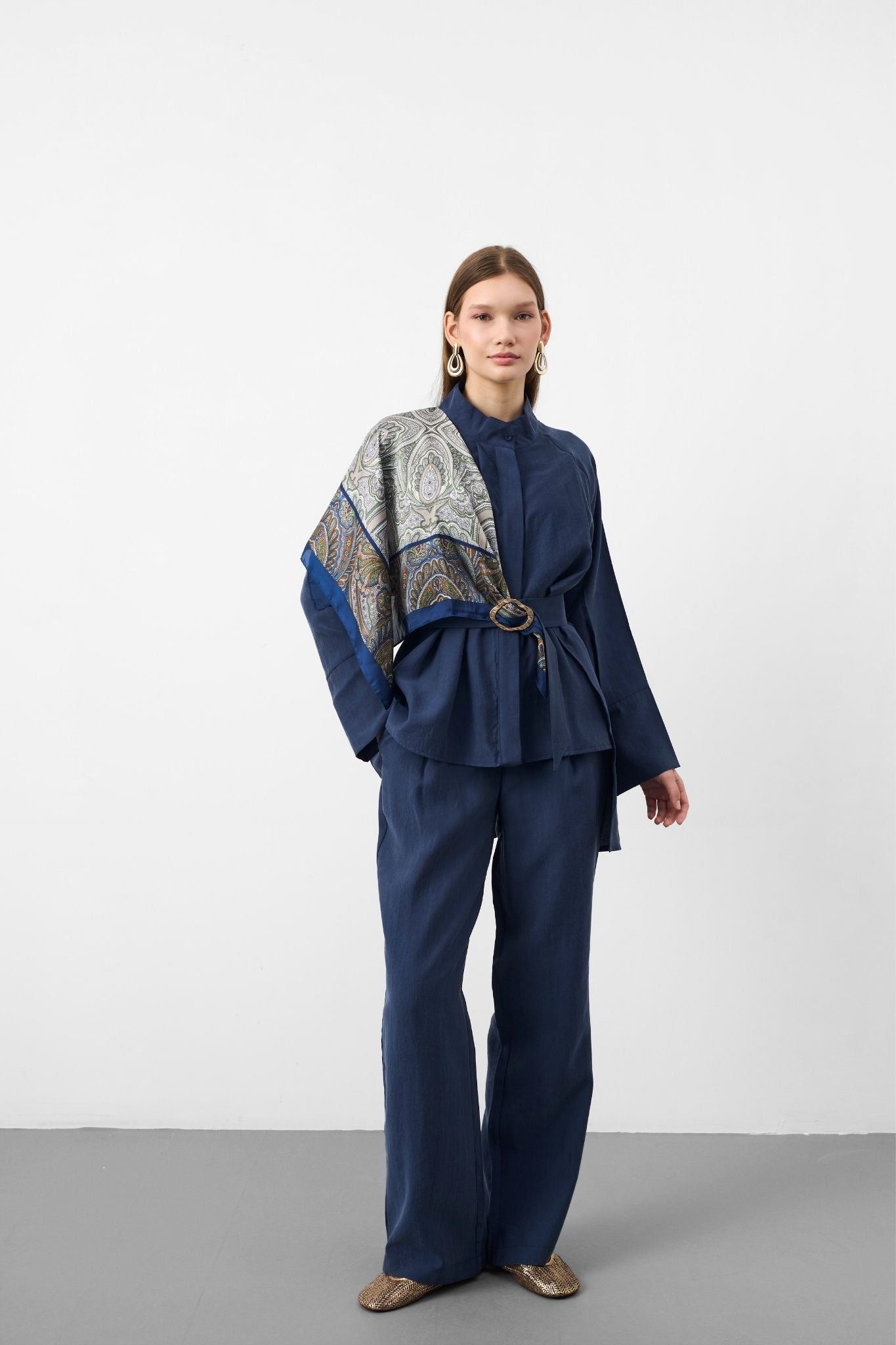 Lacivert Kadın Premium Tencel Dokulu Gold Tokalı Kemerli Modern Kesim Takım