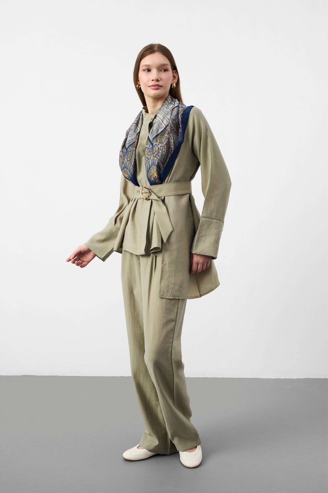 Açık Haki Kadın Premium Tencel Dokulu Gold Tokalı Kemerli Modern Kesim Takım