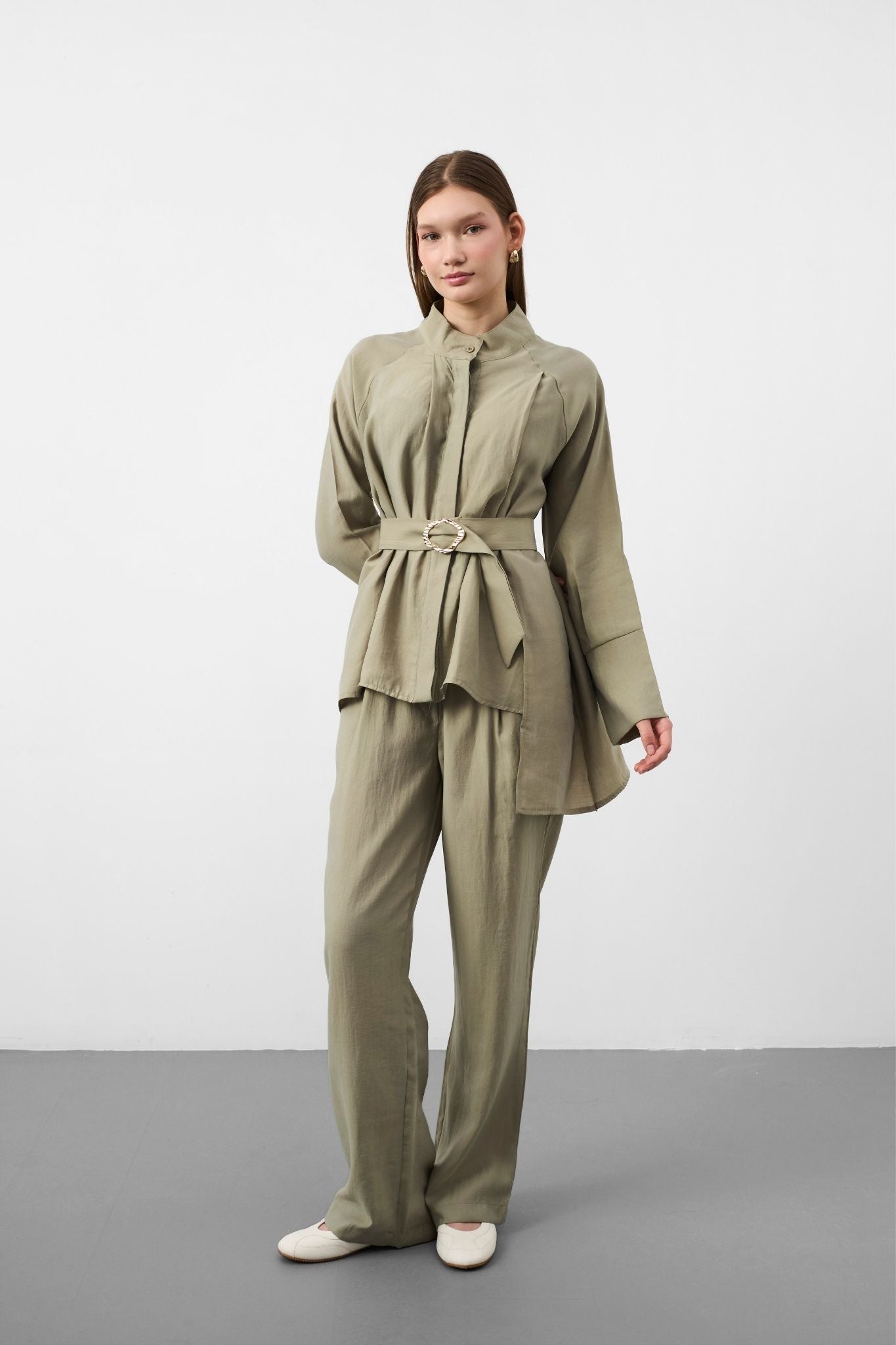 Açık Haki Kadın Premium Tencel Dokulu Gold Tokalı Kemerli Modern Kesim Takım