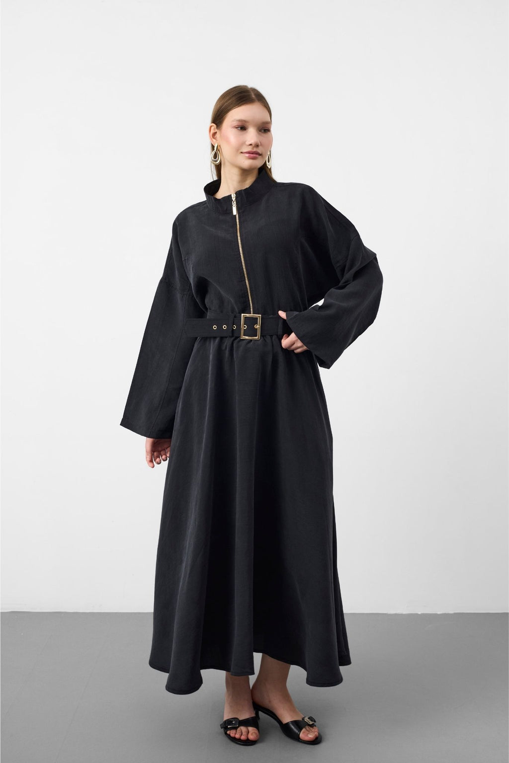 Siyah Kadın Premium Tencel Kumaş Etek Kemer Detaylı Akışkan Dokulu Ceket Etek Takım