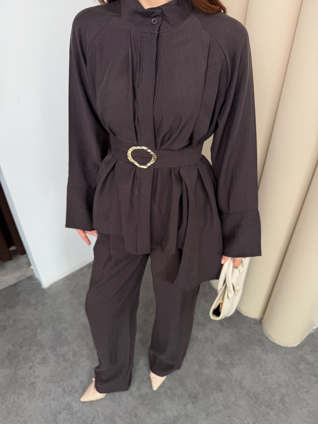 Kahve Kadın Premium Tencel Dokulu Gold Tokalı Kemerli Modern Kesim Takım