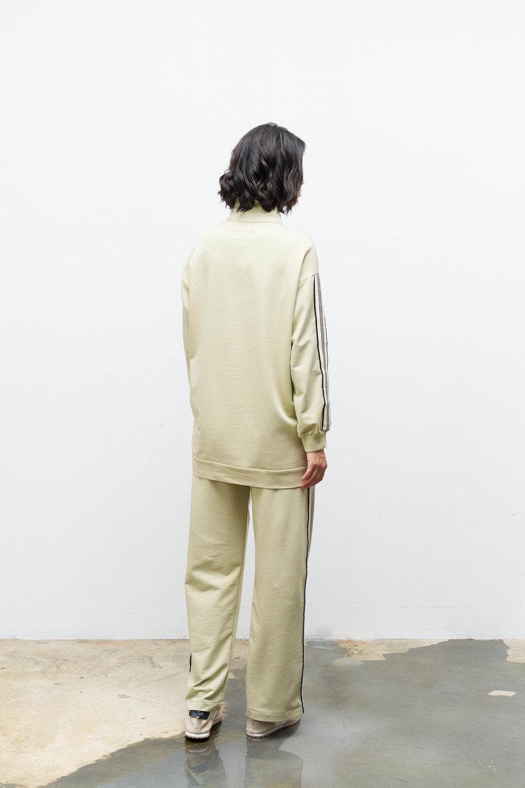 AÇIK HAKİ Kadın Dik Yaka Yarım Fermuarlı Etiket Detaylı  Sweatshirt Ve  Rahat Kesim Şerit Detaylı Pantolon Pamuklu  Örme Alt Üst Takım