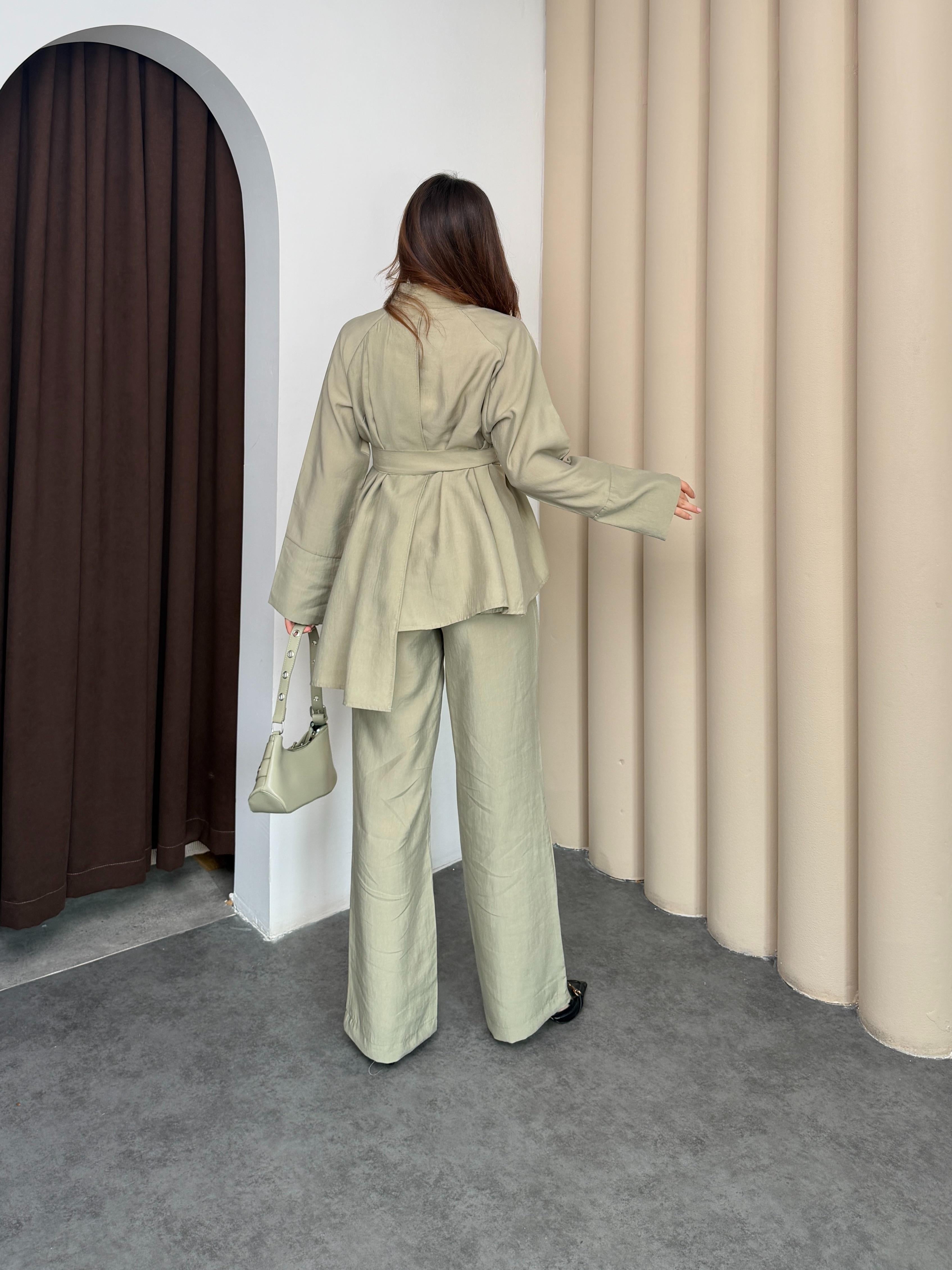 Açık Haki Kadın Premium Tencel Dokulu Gold Tokalı Kemerli Modern Kesim Takım
