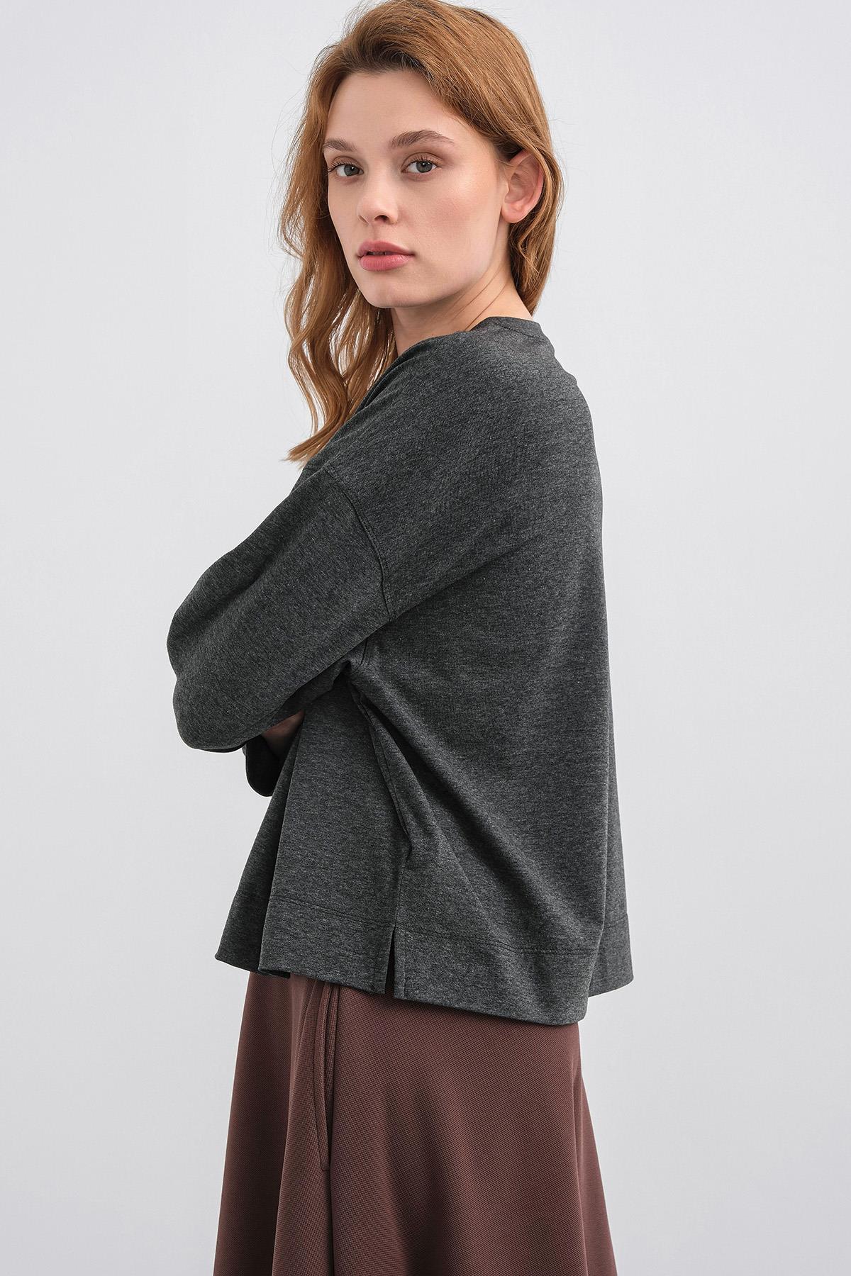 Antrasit Kadın Bisiklet Yaka Etek Yırtmaçlı %100 Pamuk Oversize Basic Sweatshirt