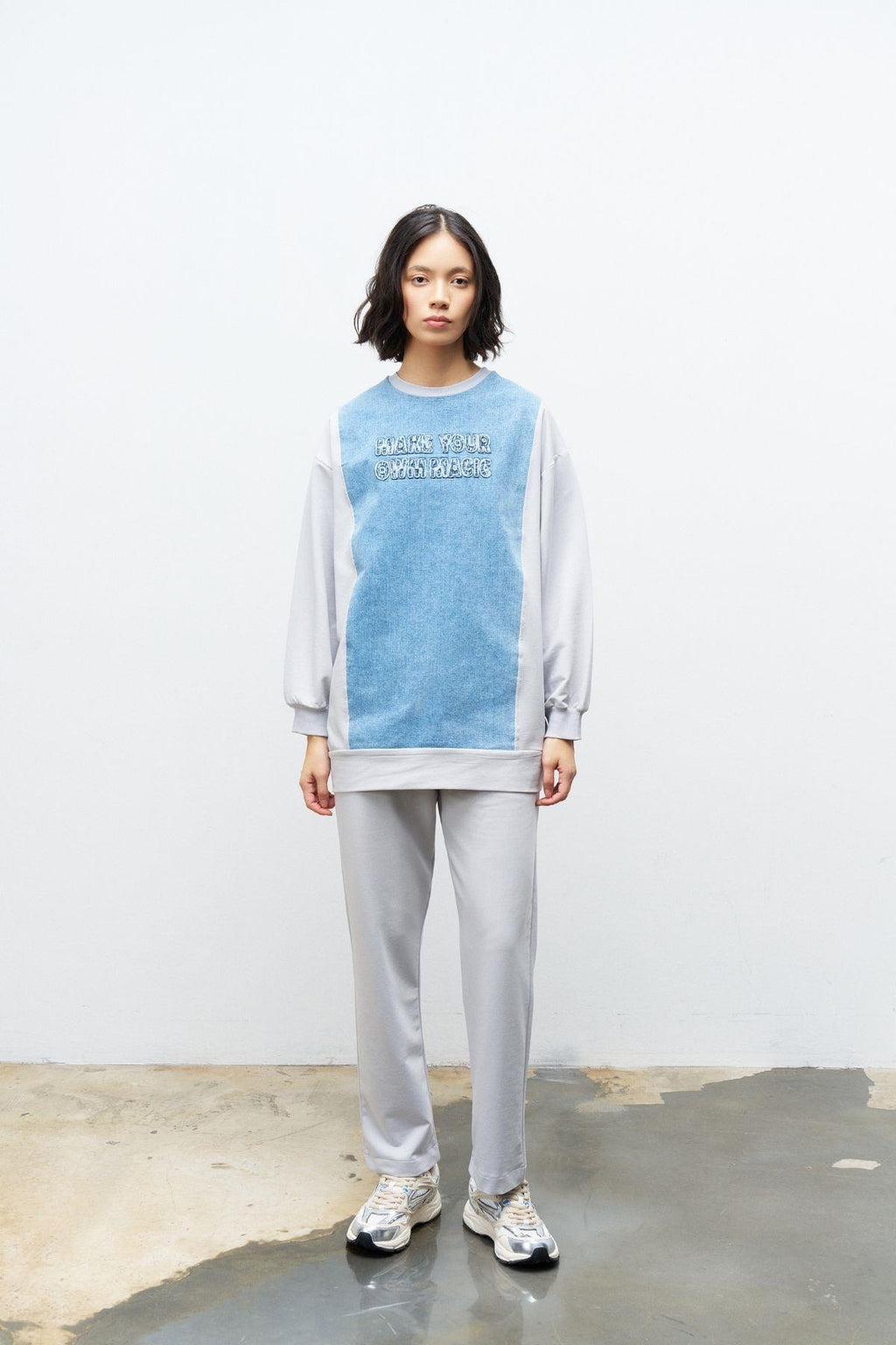 Boyalı Gri Kadın Denim Üzeri Nakış İşlemeli Bisiklet Yaka Sweatshirt  Dar Paça Pantolon Pamuklu Örme Alt Üst Takım