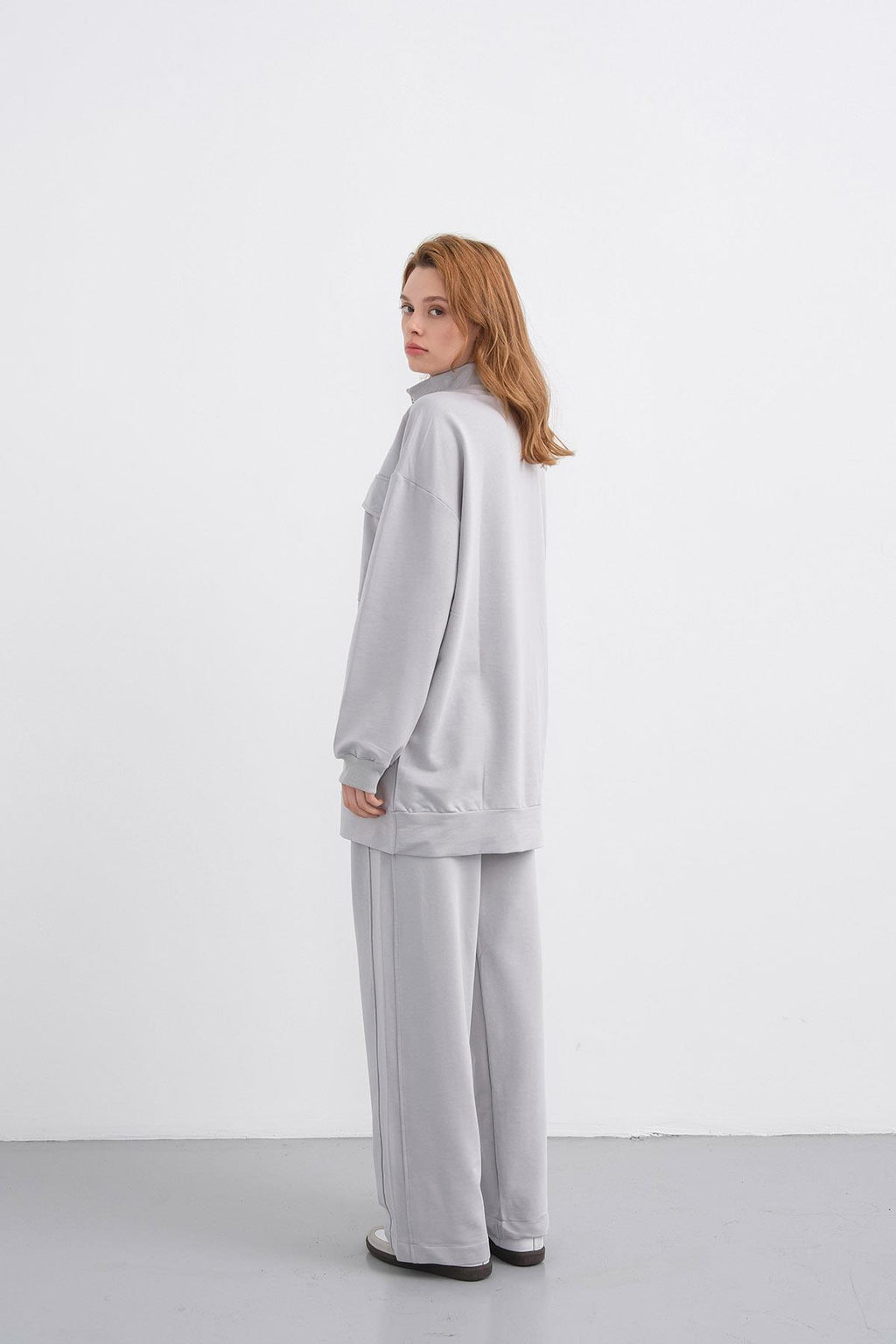 Boyalı Gri Kadın Dik Yaka Yarım Fermuarlı Cep Detaylı Bol Paça Örme Alt-Üst Takım