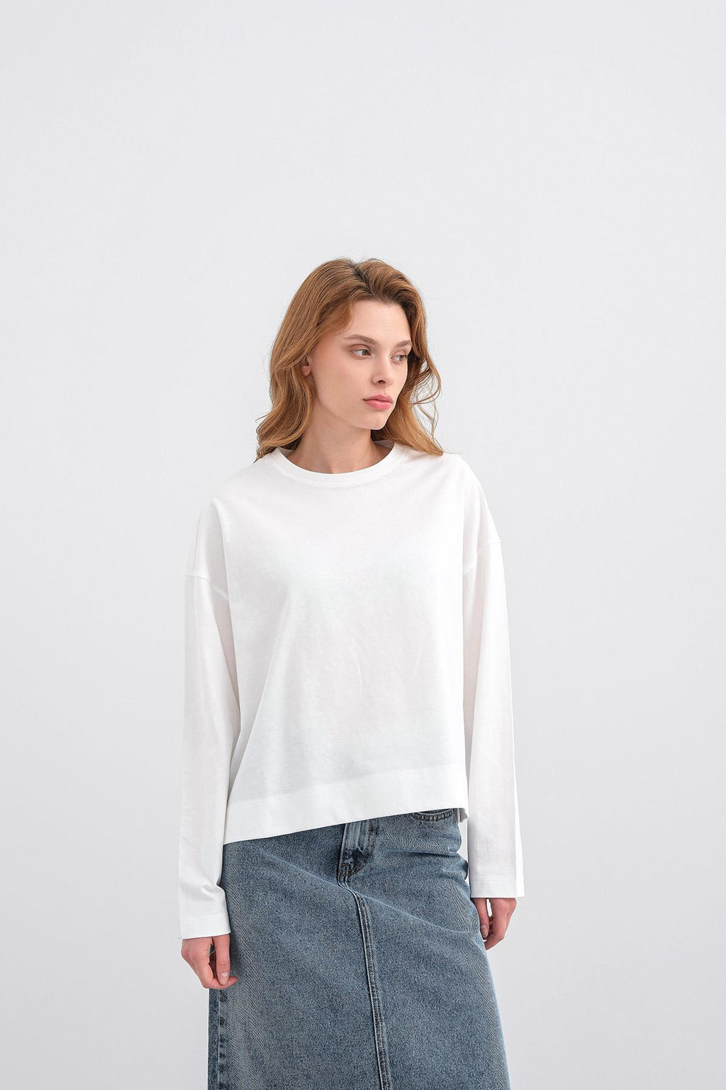 Ekru Kadın Bisiklet Yaka Etek Yırtmaçlı %100 Pamuk Oversize Basic Sweatshirt