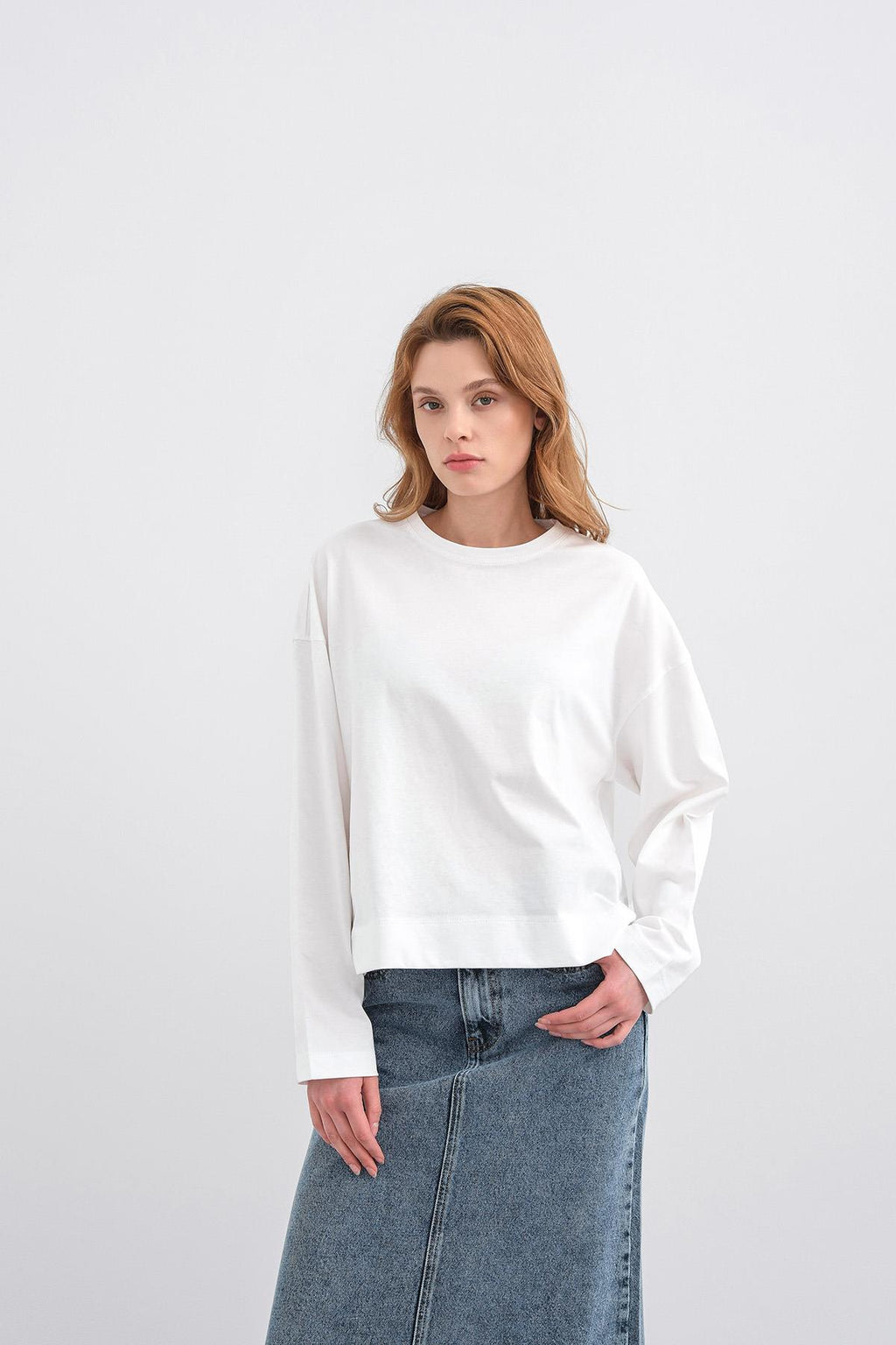 Ekru Kadın Bisiklet Yaka Etek Yırtmaçlı %100 Pamuk Oversize Basic Sweatshirt