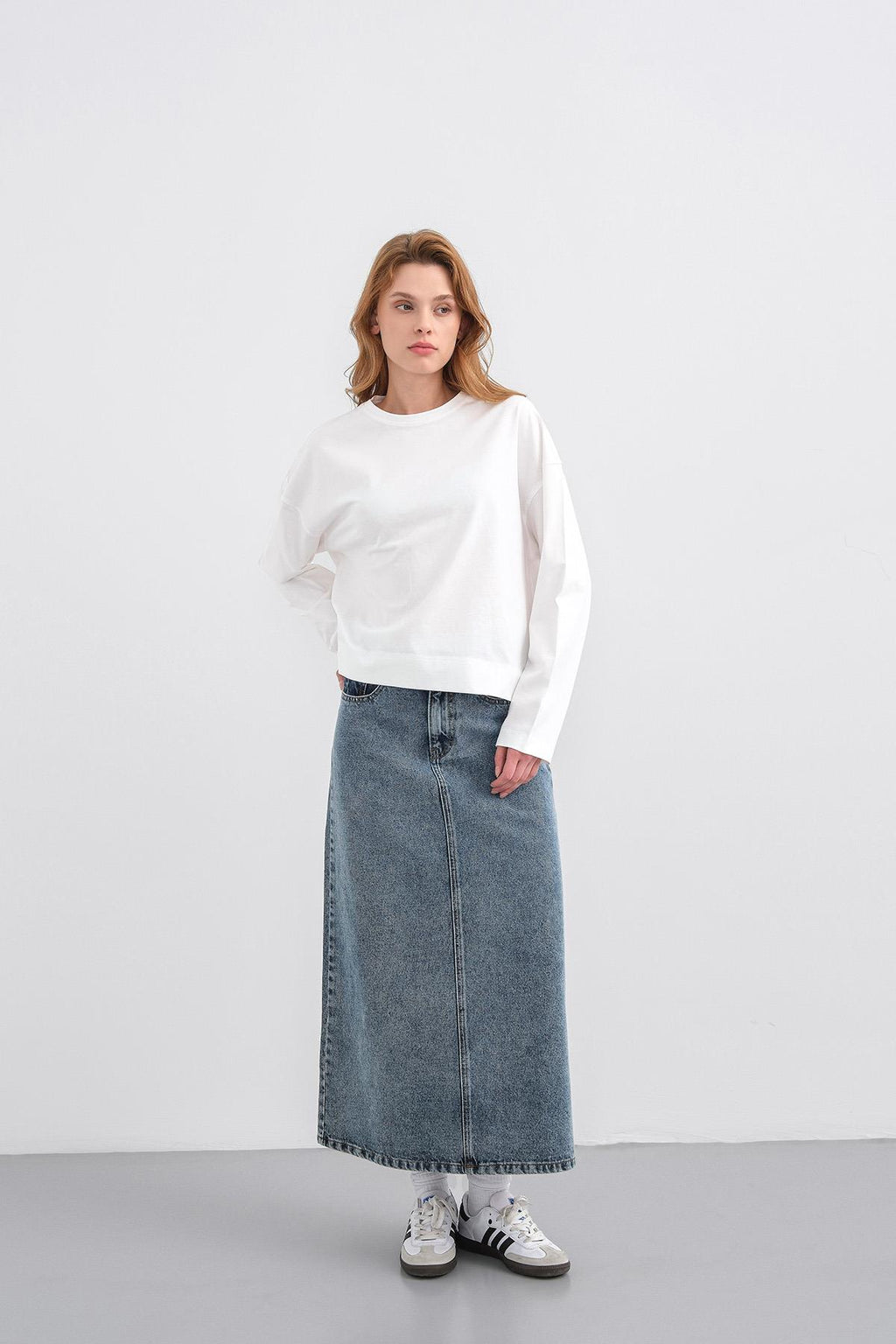 Ekru Kadın Bisiklet Yaka Etek Yırtmaçlı %100 Pamuk Oversize Basic Sweatshirt