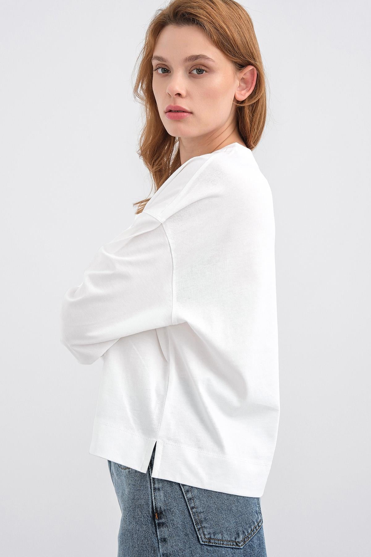 Ekru Kadın Bisiklet Yaka Etek Yırtmaçlı %100 Pamuk Oversize Basic Sweatshirt