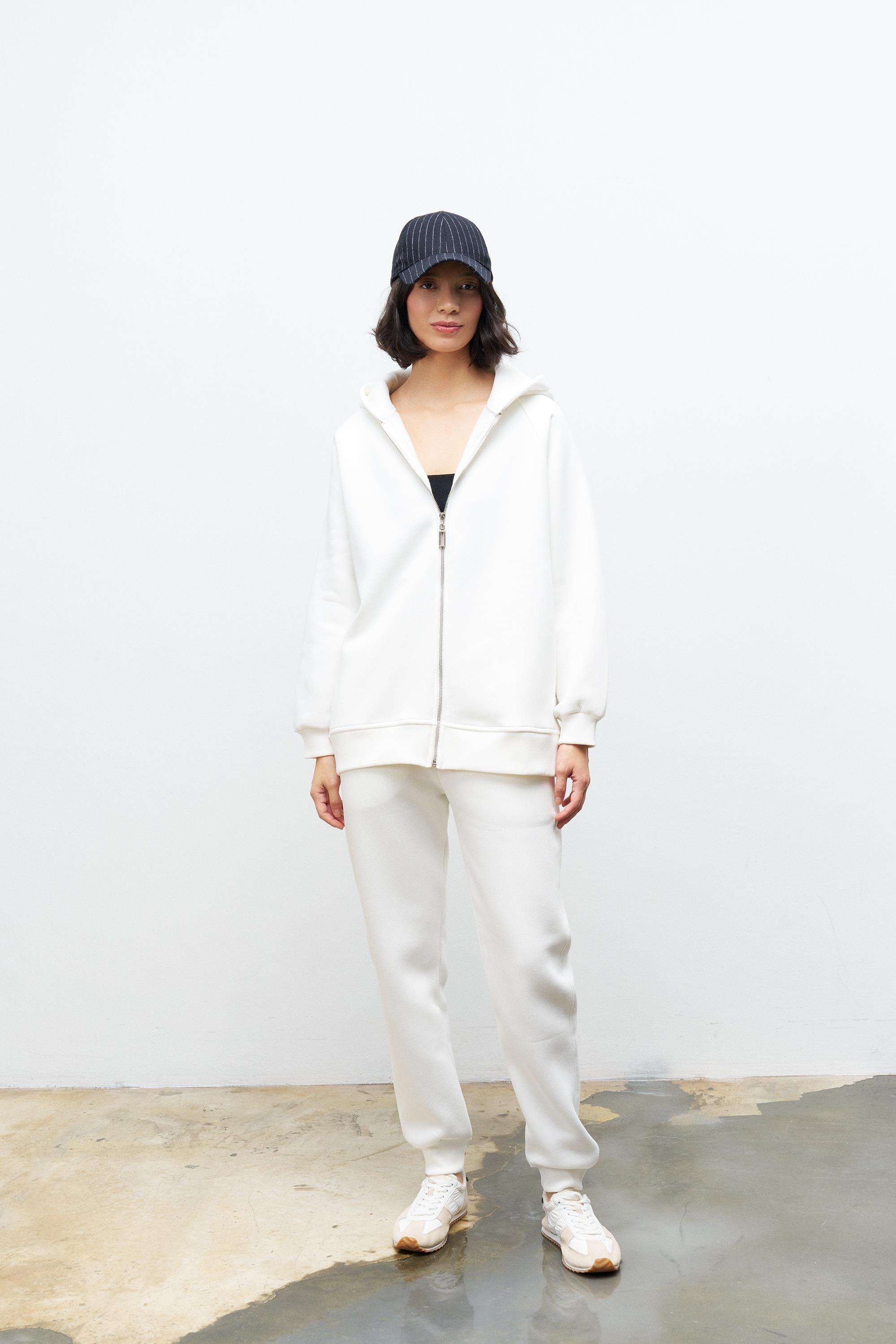 Ekru Kadın Cep Etiket Detaylı  Kapüşonlu İçi Polarlı Alt Üst Takım