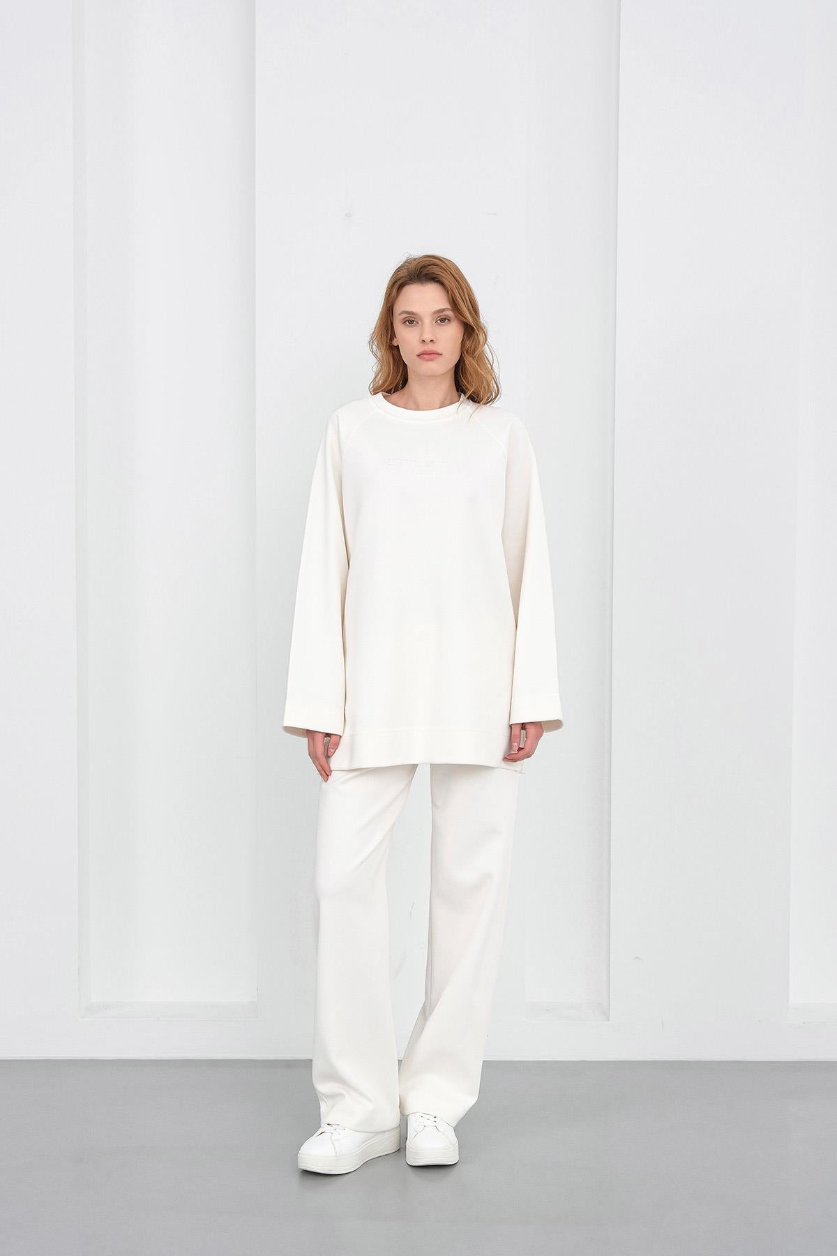 Ekru Kadın Nakış Detaylı Oversize Pike Dokulu Bol Paça Alt-Üst Takım