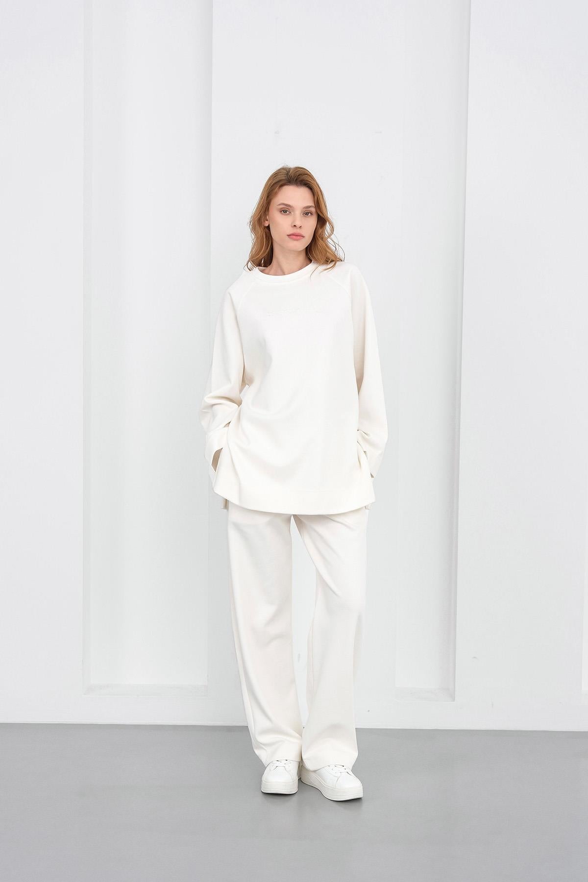 Ekru Kadın Nakış Detaylı Oversize Pike Dokulu Bol Paça Alt-Üst Takım