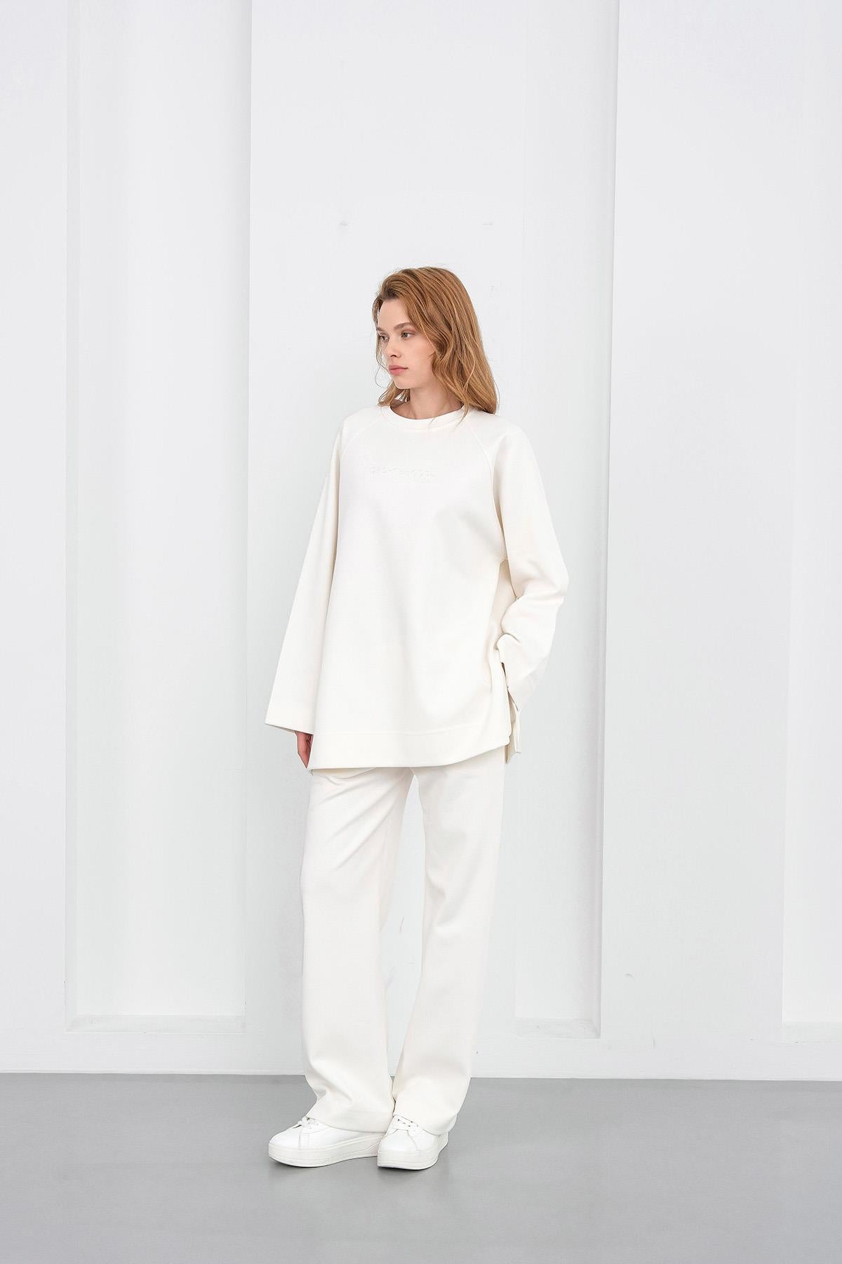 Ekru Kadın Nakış Detaylı Oversize Pike Dokulu Bol Paça Alt-Üst Takım