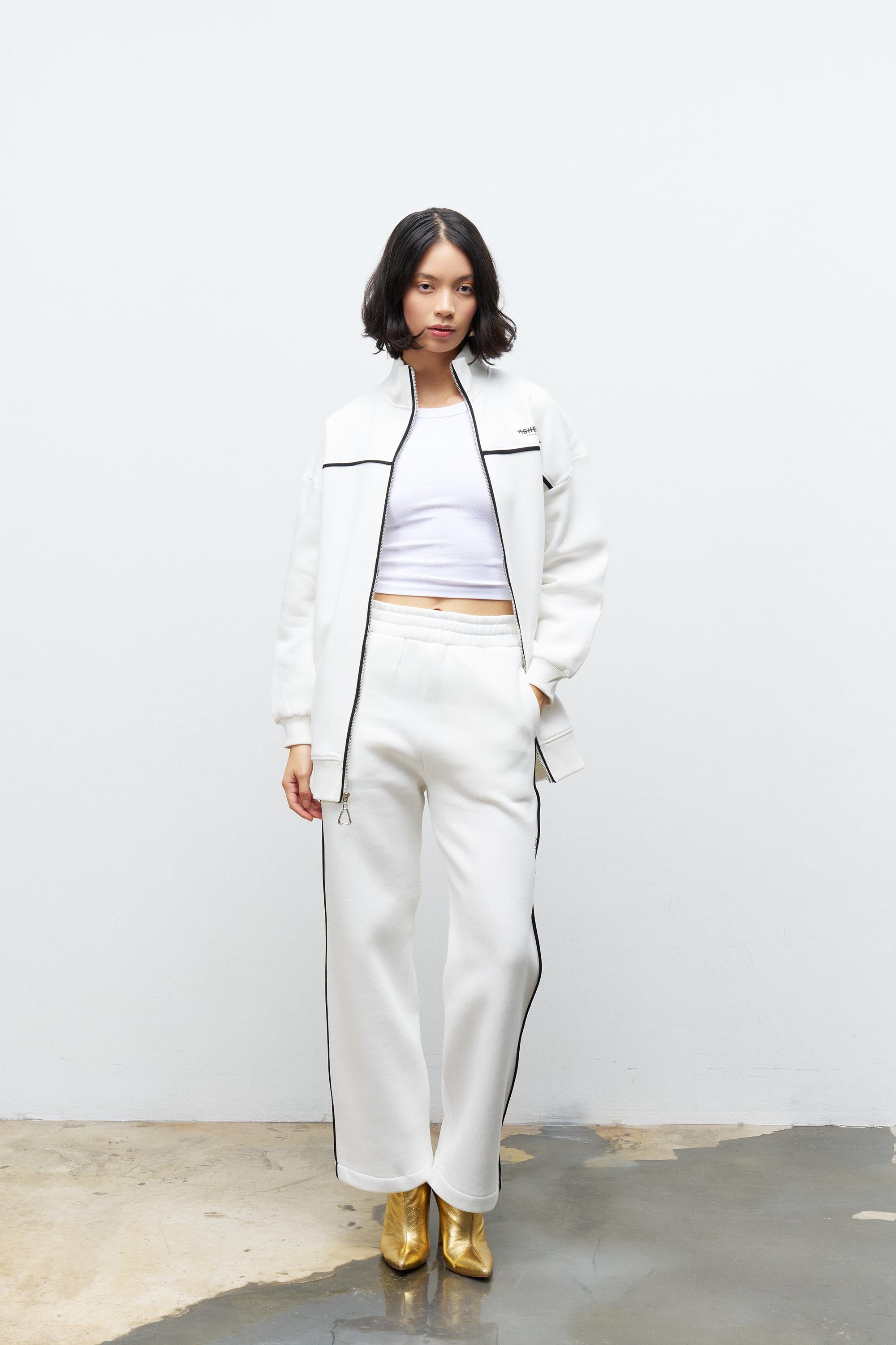 Ekru Kadın Yazı Baskı Detaylı Fermuarlı İçi Polarlı Alt Üst Takım