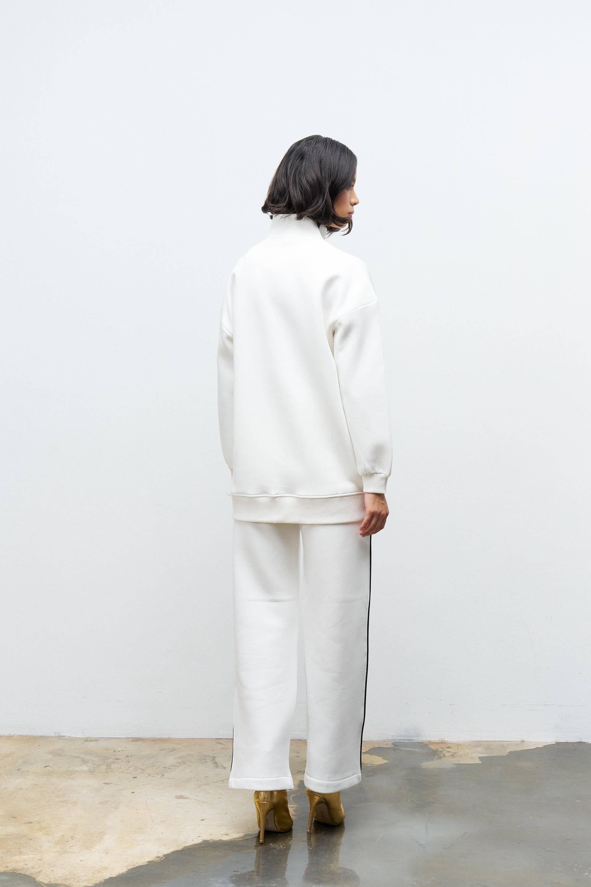 Ekru Kadın Yazı Baskı Detaylı Fermuarlı İçi Polarlı Alt Üst Takım