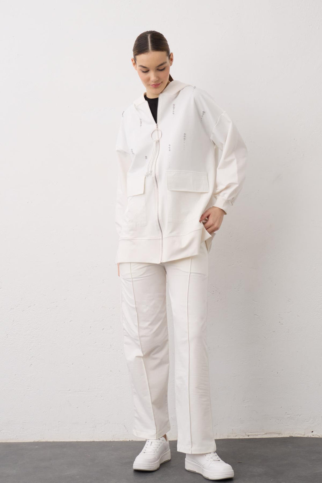 Ekru Taş Yapıştırmalı Kapüşonlu Cepli Pamuklu Örme Alt Üst Takım