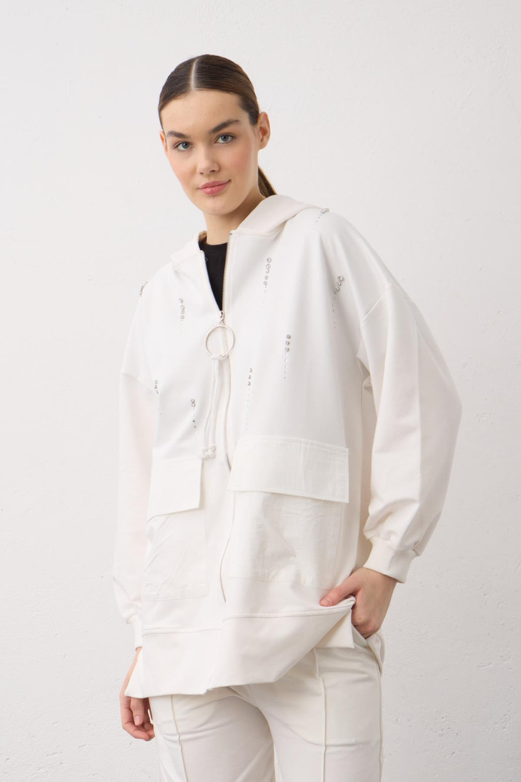 Ekru Taş Yapıştırmalı Kapüşonlu Cepli Pamuklu Örme Alt Üst Takım