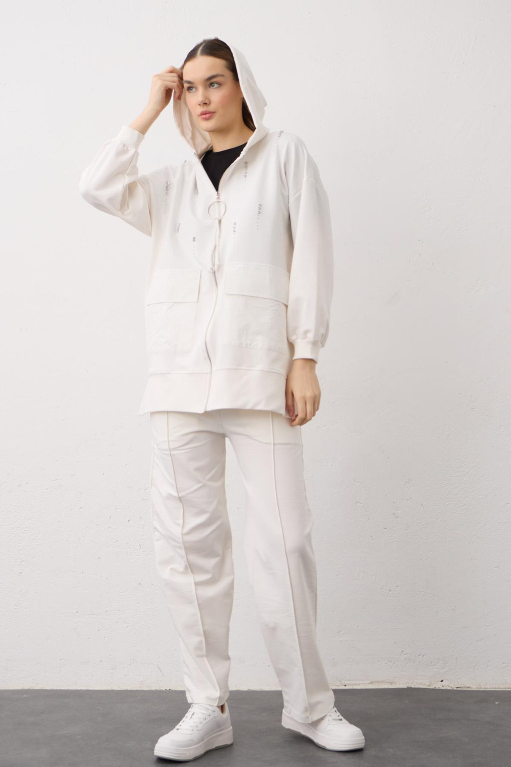 Ekru Taş Yapıştırmalı Kapüşonlu Cepli Pamuklu Örme Alt Üst Takım