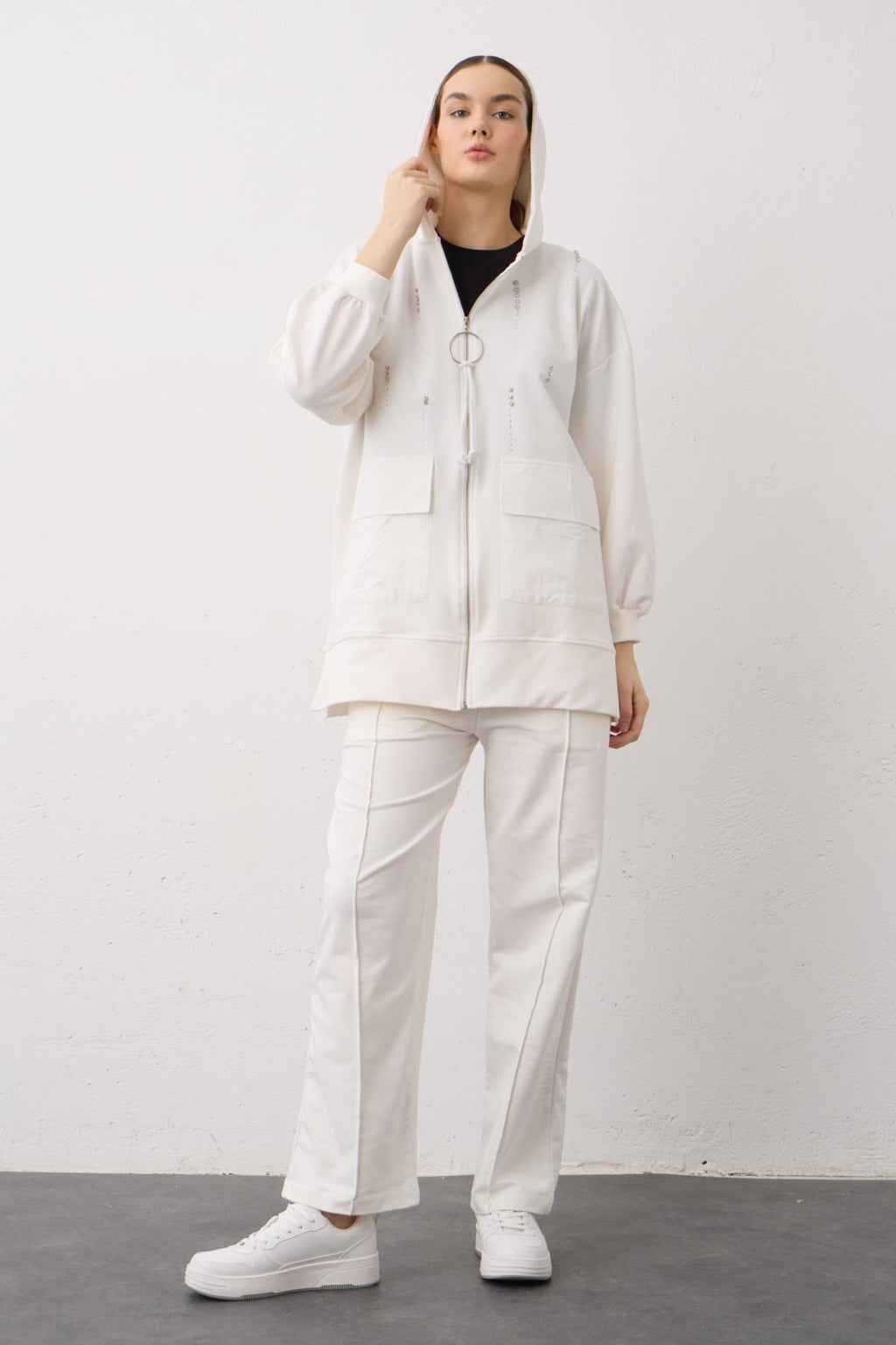 Ekru Taş Yapıştırmalı Kapüşonlu Cepli Pamuklu Örme Alt Üst Takım