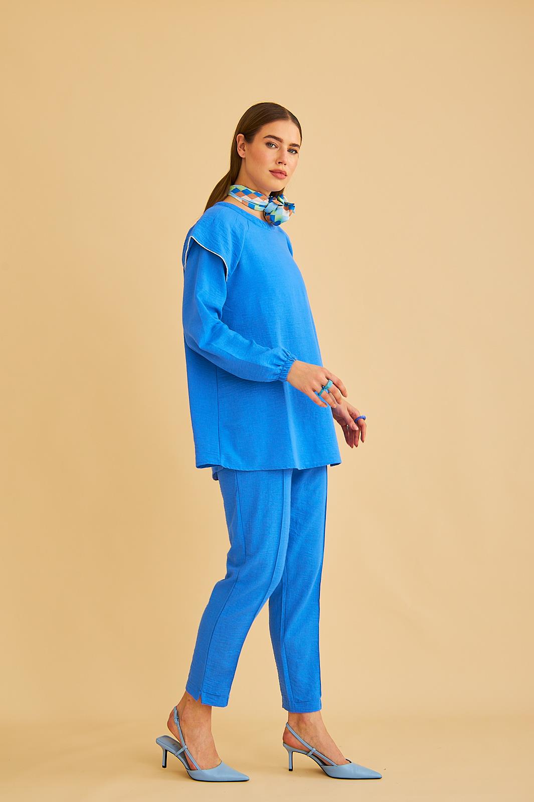 Eles Omuz Taşlı Kolları Büzgülü Keten Mavi Tunik Pantolon Takım