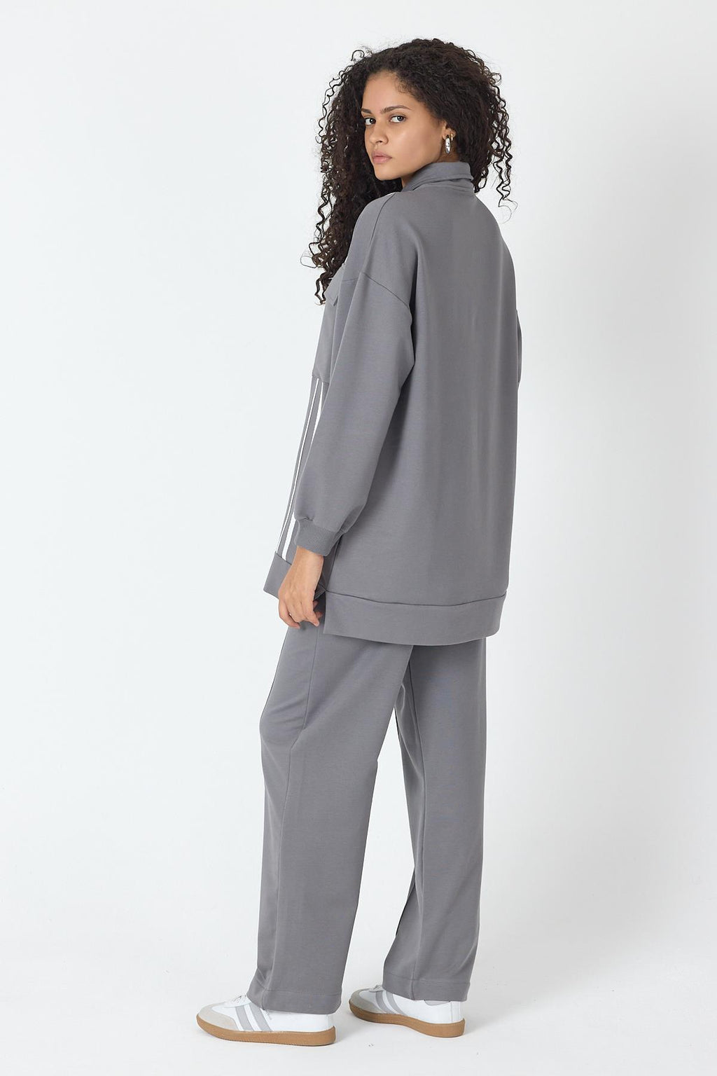 Füme Kadın Etek Yırtmaçlı Fermuar Kapamalı Cep Detaylı Sweatshirt Ve Bol Paça Nervürlü Pantolon Pamuklu Örme Alt Üst Takım