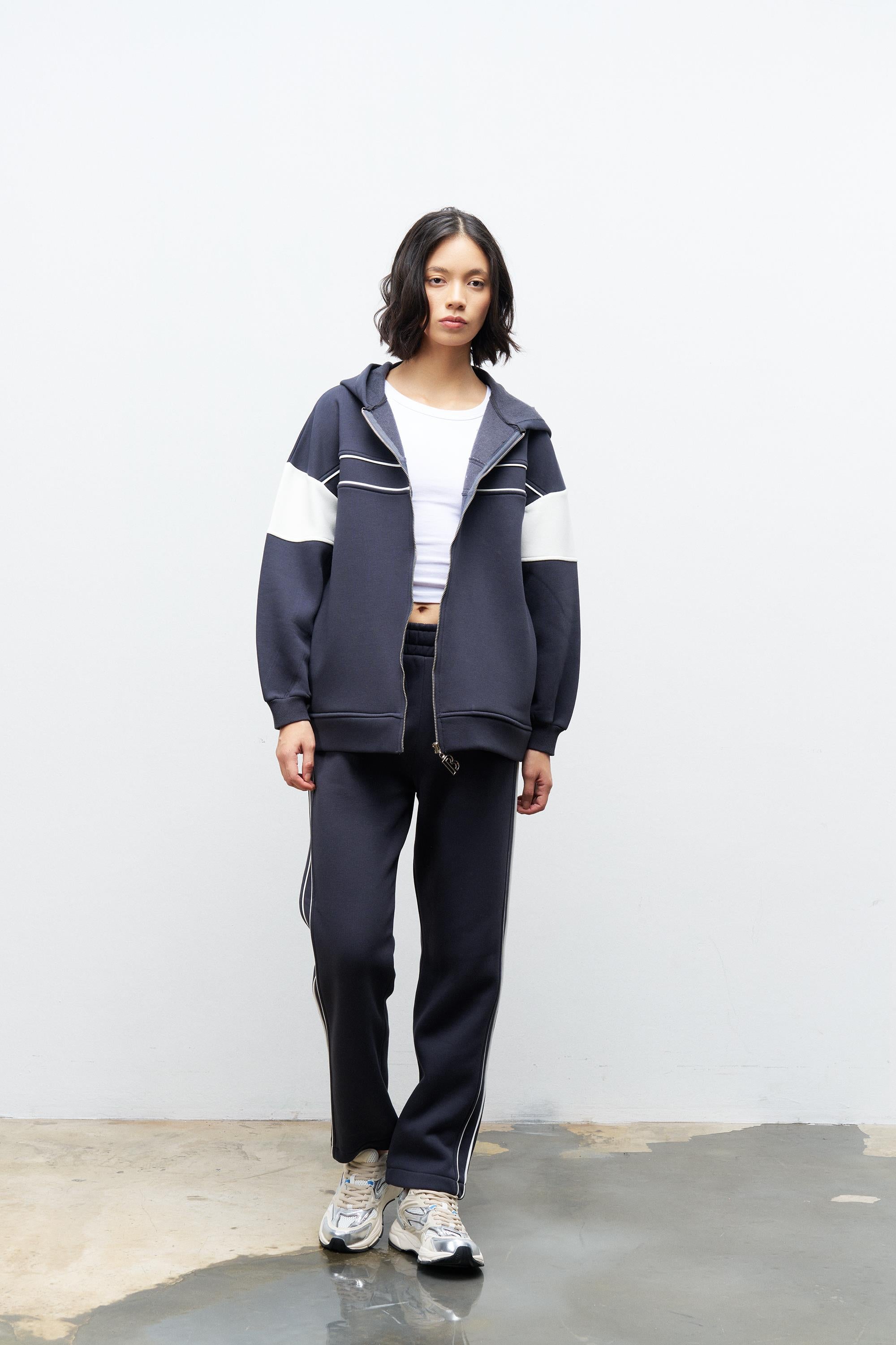 Füme Kadın Fermuarlı Çizgi Biye Detaylı Kapüşonlu İçi Polarlı Alt Üst Takım