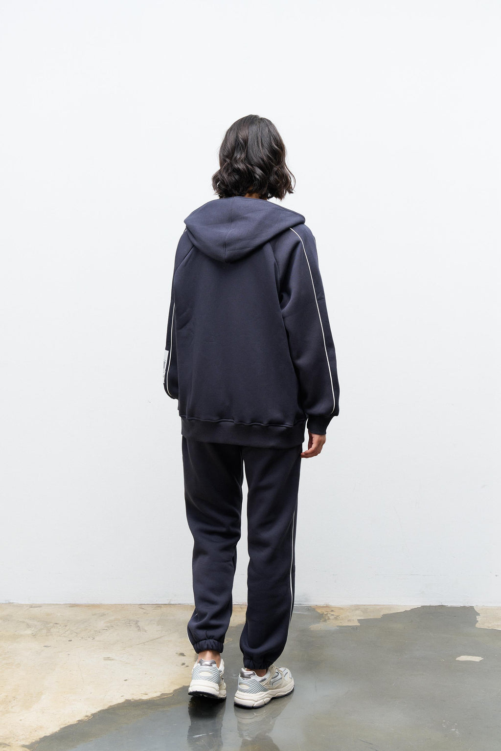 Füme Kadın Kol Etiket Detaylı Fermuar Kapamalı Kapüşonlu İçi Polarlı Alt Üst Takım