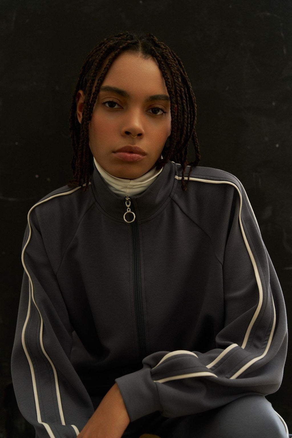 Füme Kadın Kol Üst Ve Pantolon Yan Şerit Detaylı  Fermuarlı Dik Yaka Modal Alt Üt Takım