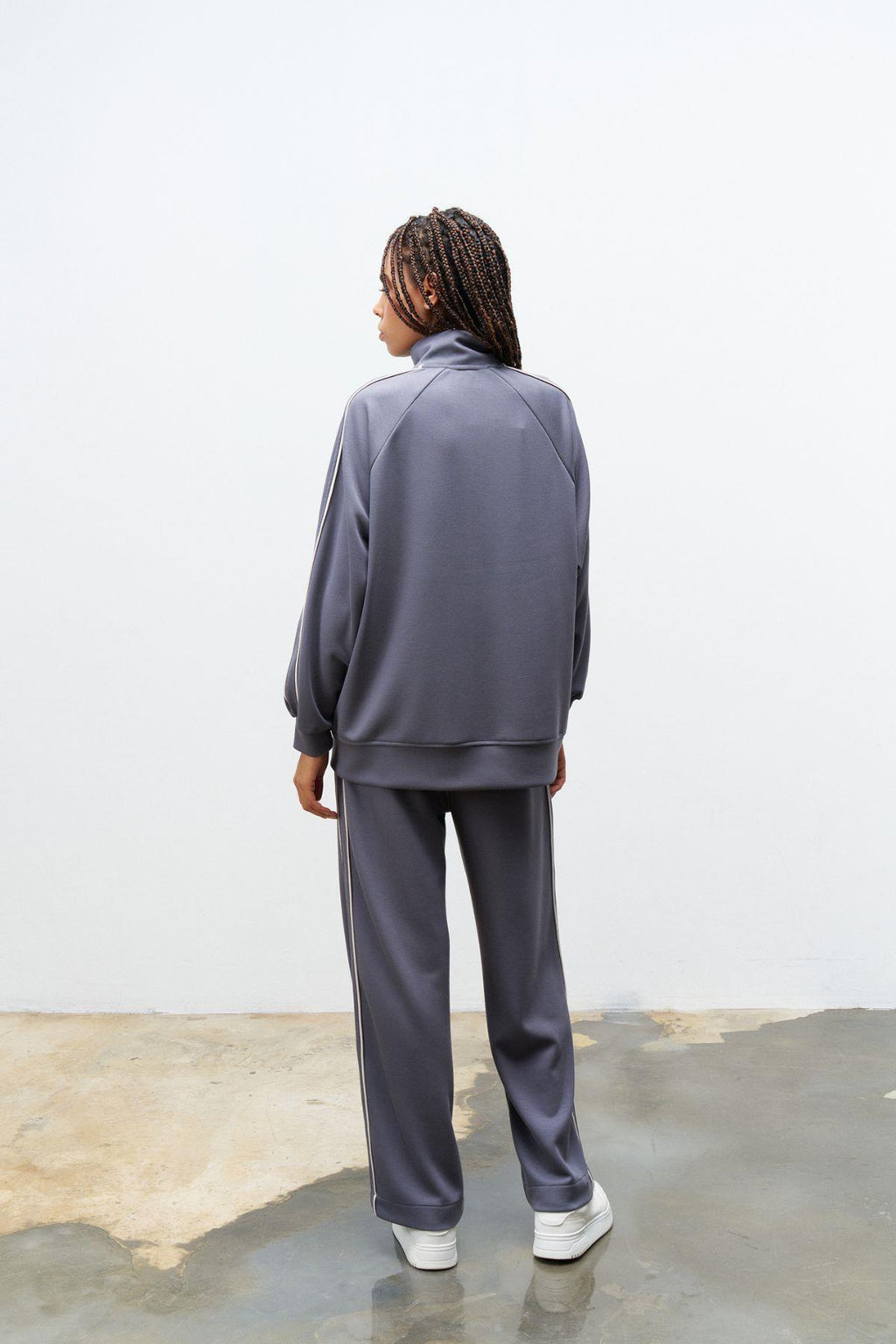 Füme Kadın Kol Üst Ve Pantolon Yan Şerit Detaylı  Fermuarlı Dik Yaka Modal Alt Üt Takım