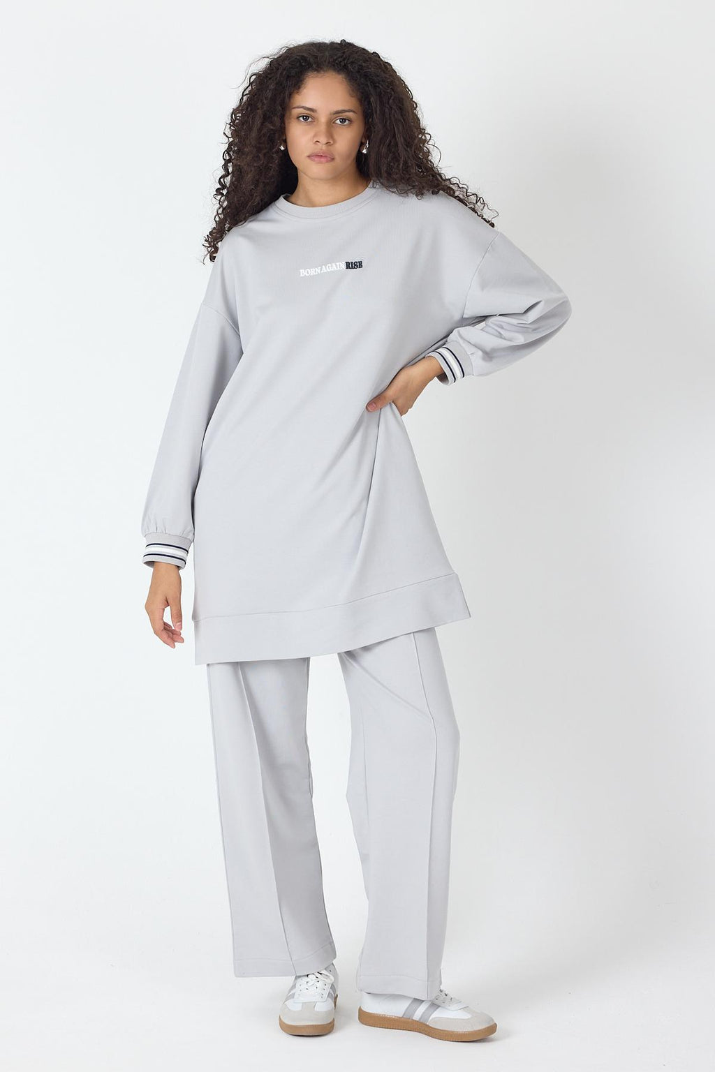 Gri Kadın Etek Ucu Yırtmaçlı Baskı Detaylı  Nervürlü Bol Paça Pantolon Sweatshirt  Alt Üst Takım