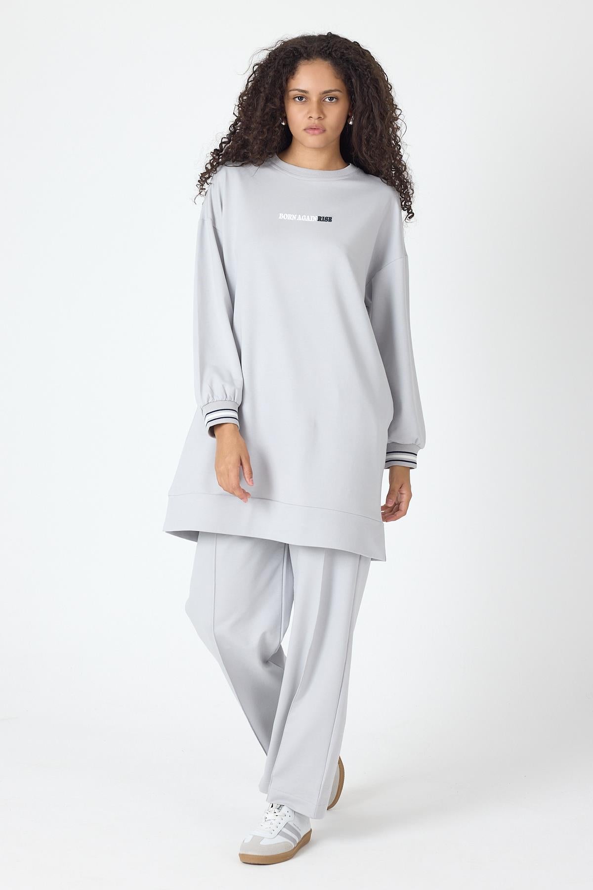 Gri Kadın Etek Ucu Yırtmaçlı Baskı Detaylı  Nervürlü Bol Paça Pantolon Sweatshirt  Alt Üst Takım