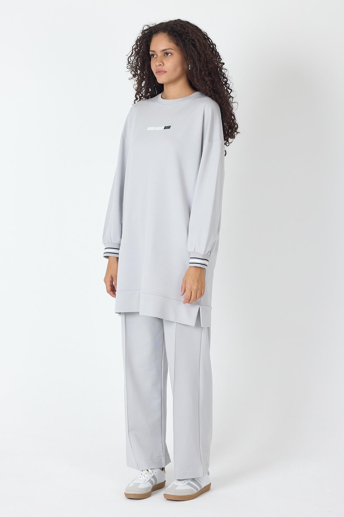 Gri Kadın Etek Ucu Yırtmaçlı Baskı Detaylı  Nervürlü Bol Paça Pantolon Sweatshirt  Alt Üst Takım