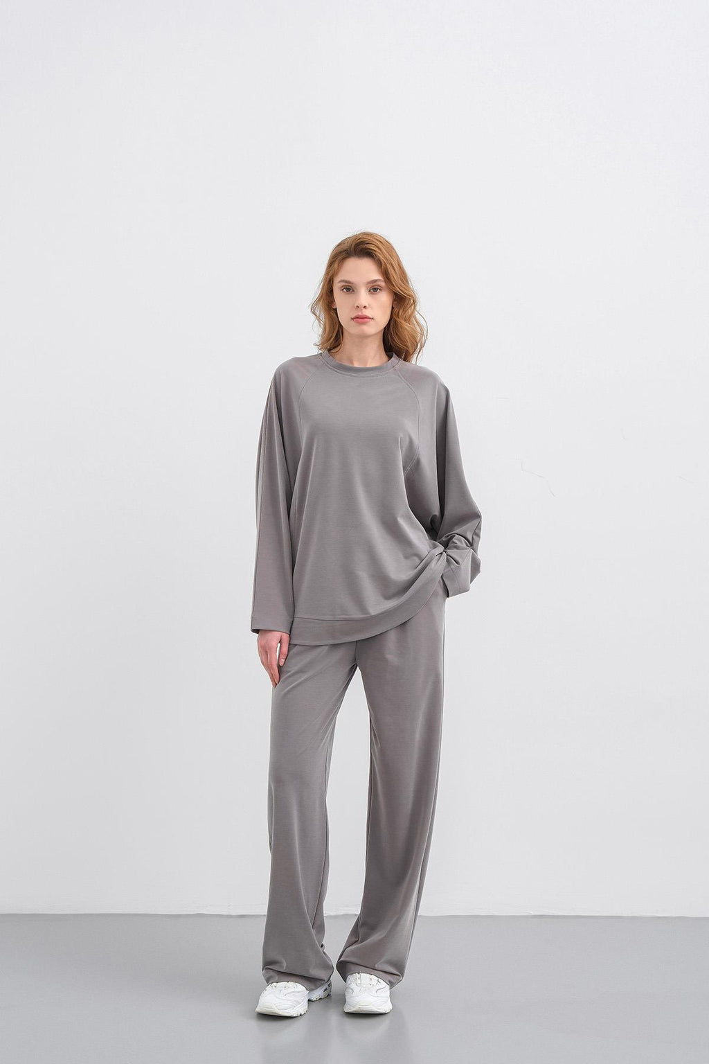 Gri Kadın Tencel Karışımlı Yumuşak Dokulu Bisiklet Yaka Basic Bol Paça Alt-Üst Takım