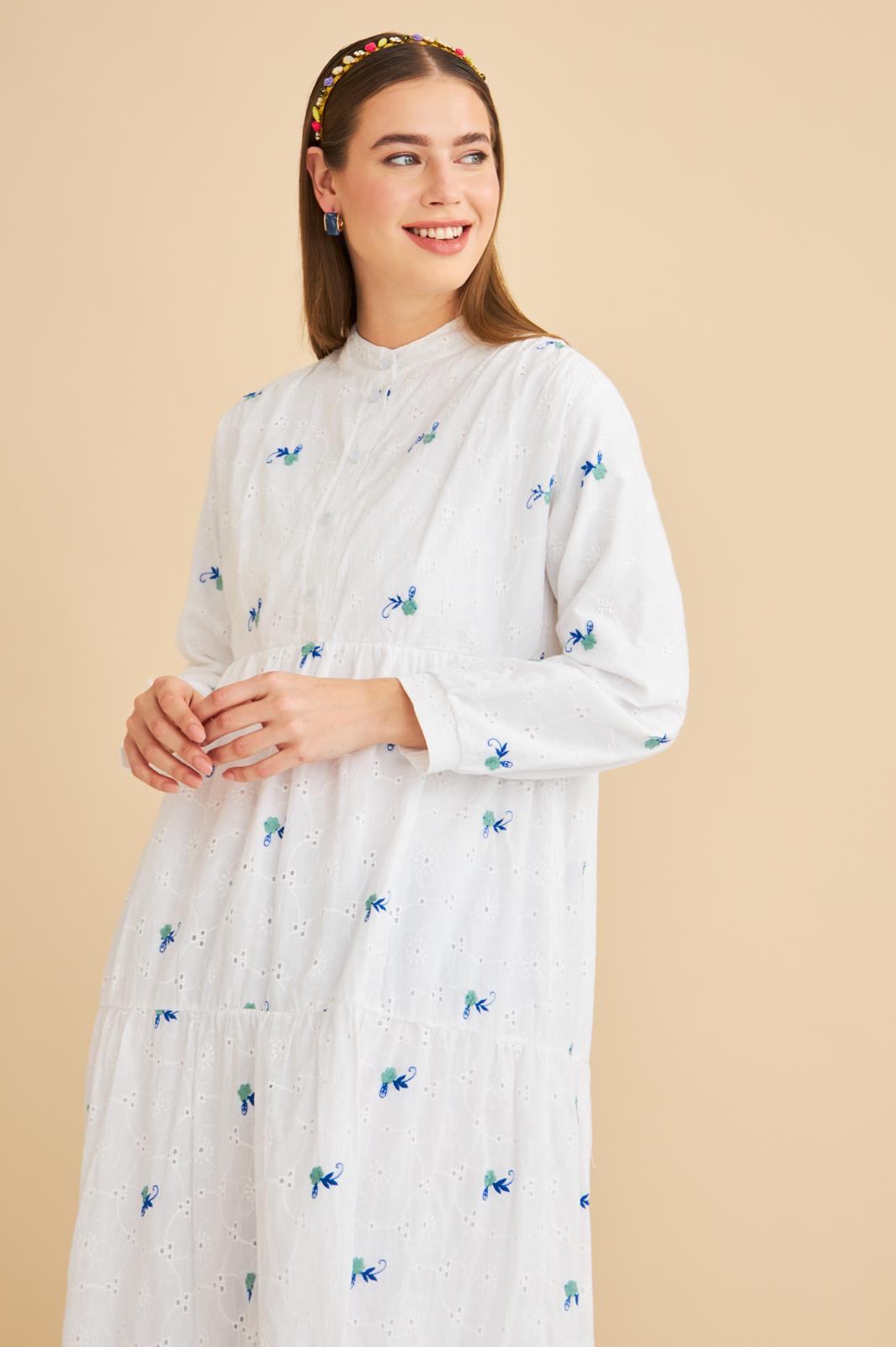 Guıpure Nakışlı ve Düğmeli Brode Oversize Mavi Elbise