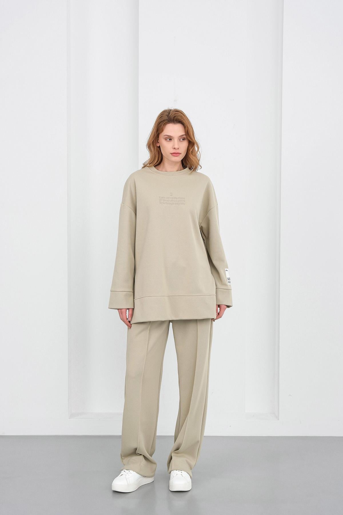 HAKİ Kadın Pike Dokulu Nakış Detaylı Yırtmaçlı Oversize Bol Paça Alt-Üst Takım