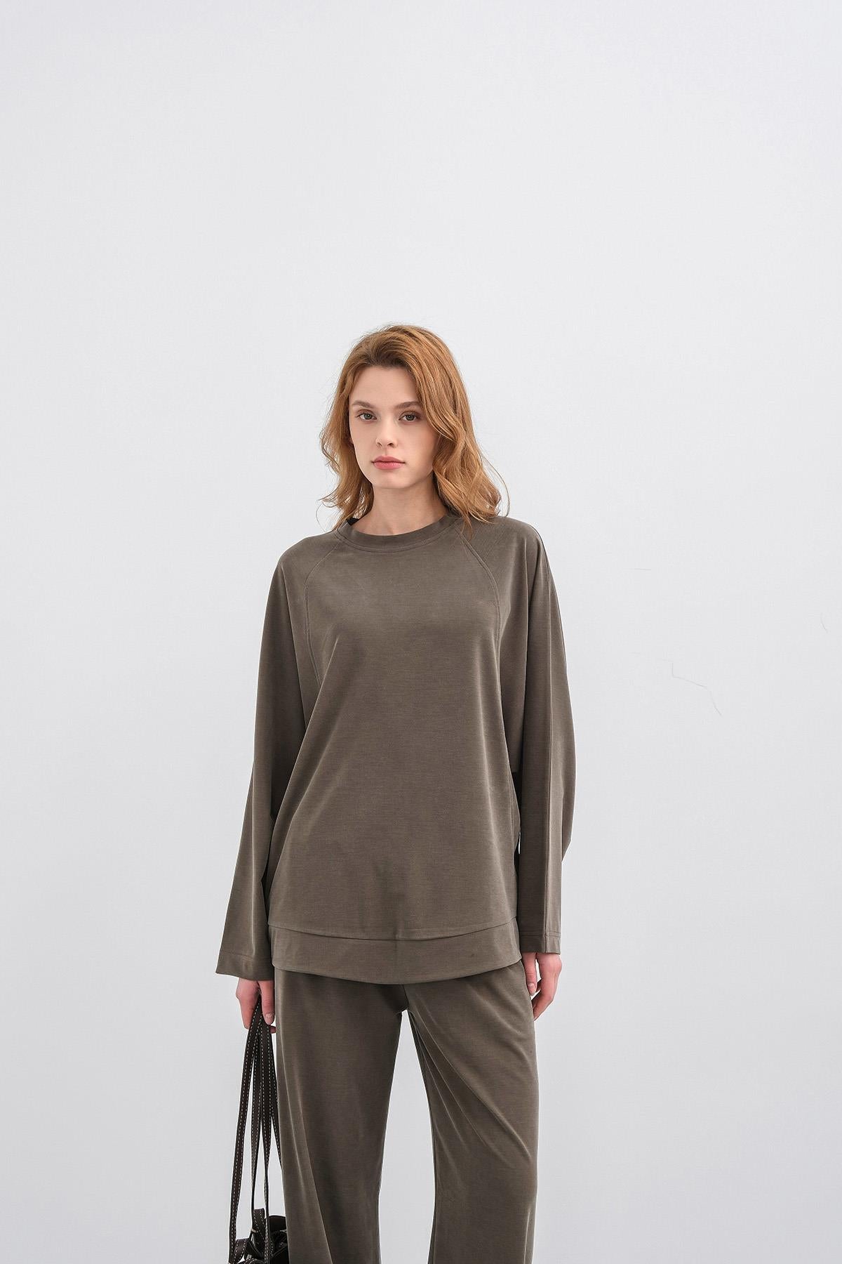 HAKİ Kadın Tencel Karışımlı Yumuşak Dokulu Bisiklet Yaka Basic Bol Paça Alt-Üst Takım