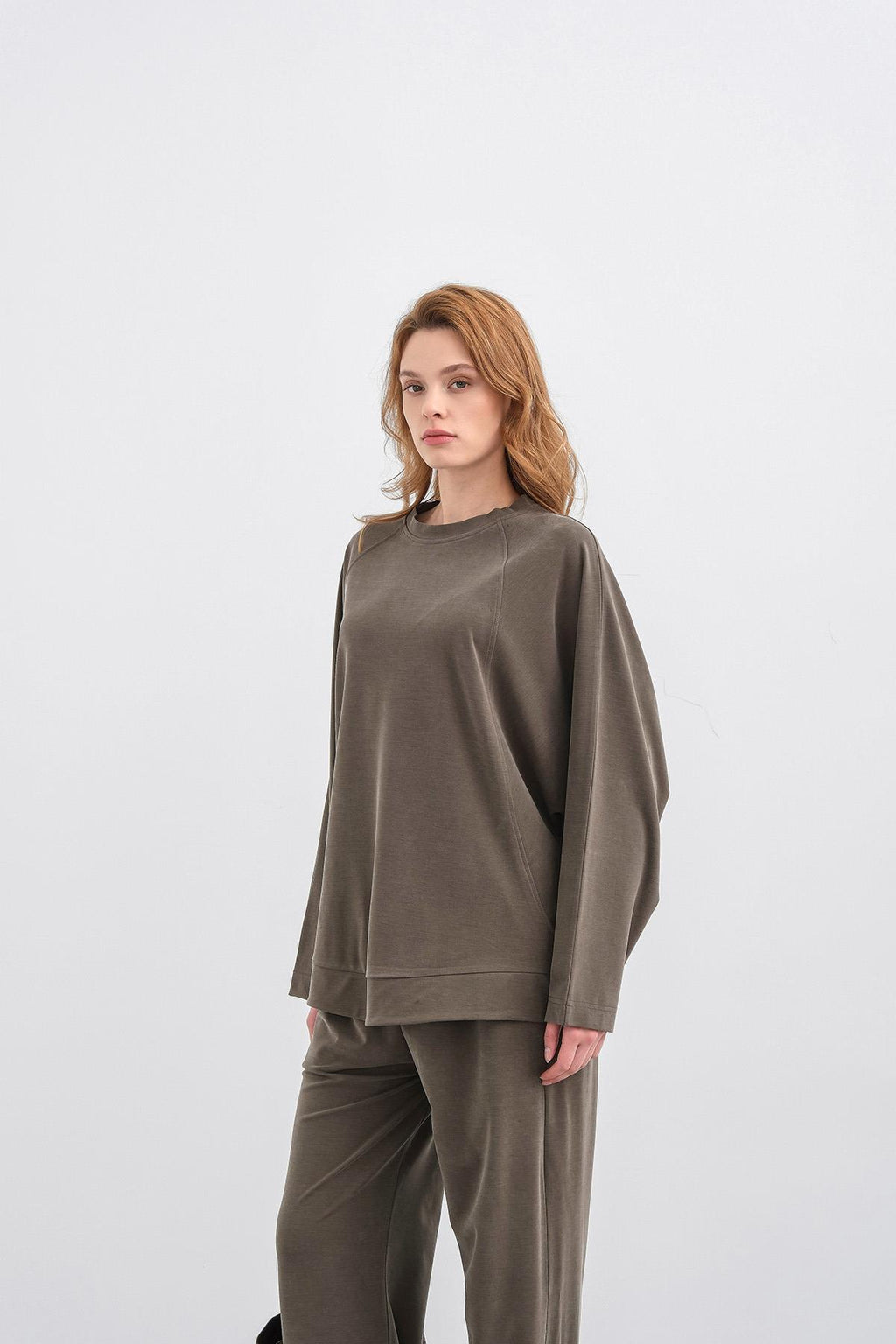 HAKİ Kadın Tencel Karışımlı Yumuşak Dokulu Bisiklet Yaka Basic Bol Paça Alt-Üst Takım