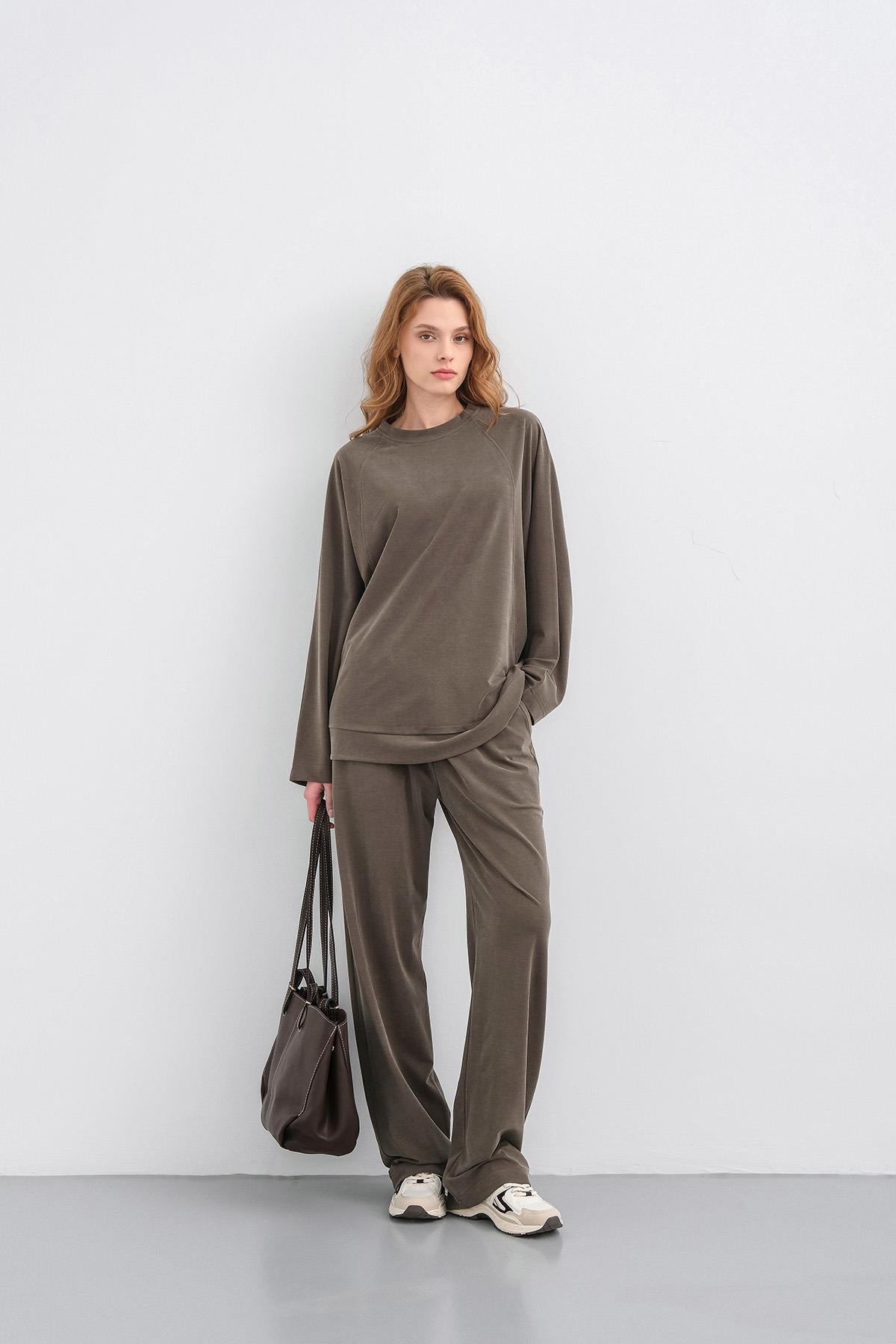 HAKİ Kadın Tencel Karışımlı Yumuşak Dokulu Bisiklet Yaka Basic Bol Paça Alt-Üst Takım