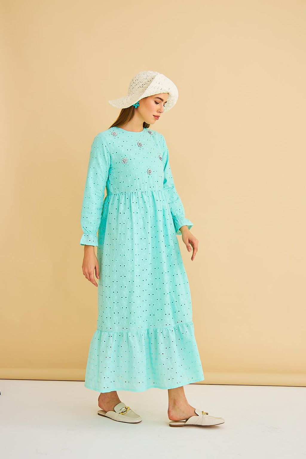 Hesna Taş İşlemeli Eteği Fırfırlı Oversize Mint Brode Elbise