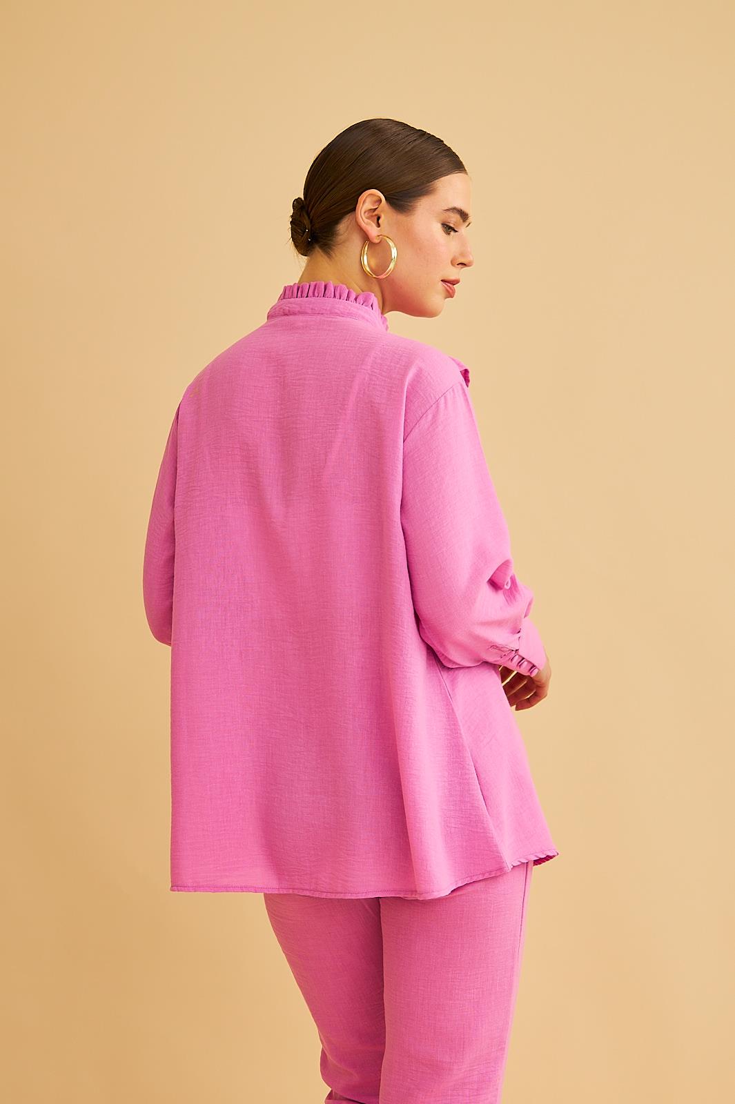 Jade Süs Dikişli ve Düğmeli Fırfır Yaka Keten Pembe Tunik Pantolon Takım