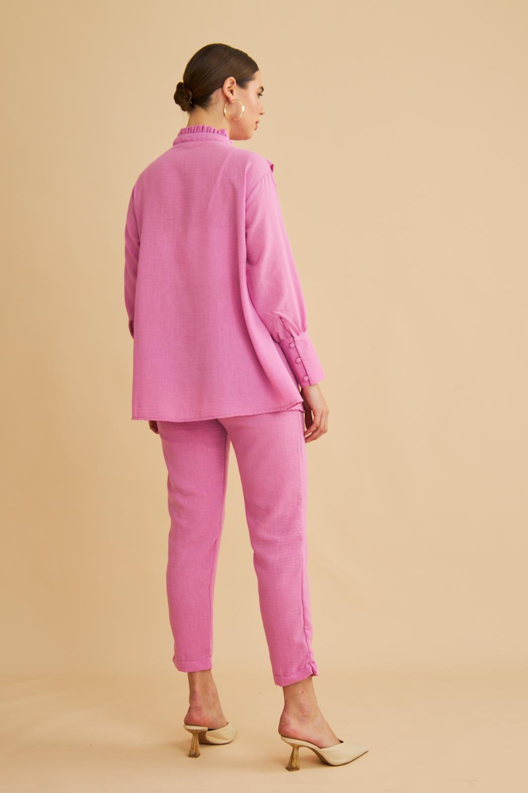 Jade Süs Dikişli ve Düğmeli Fırfır Yaka Keten Pembe Tunik Pantolon Takım