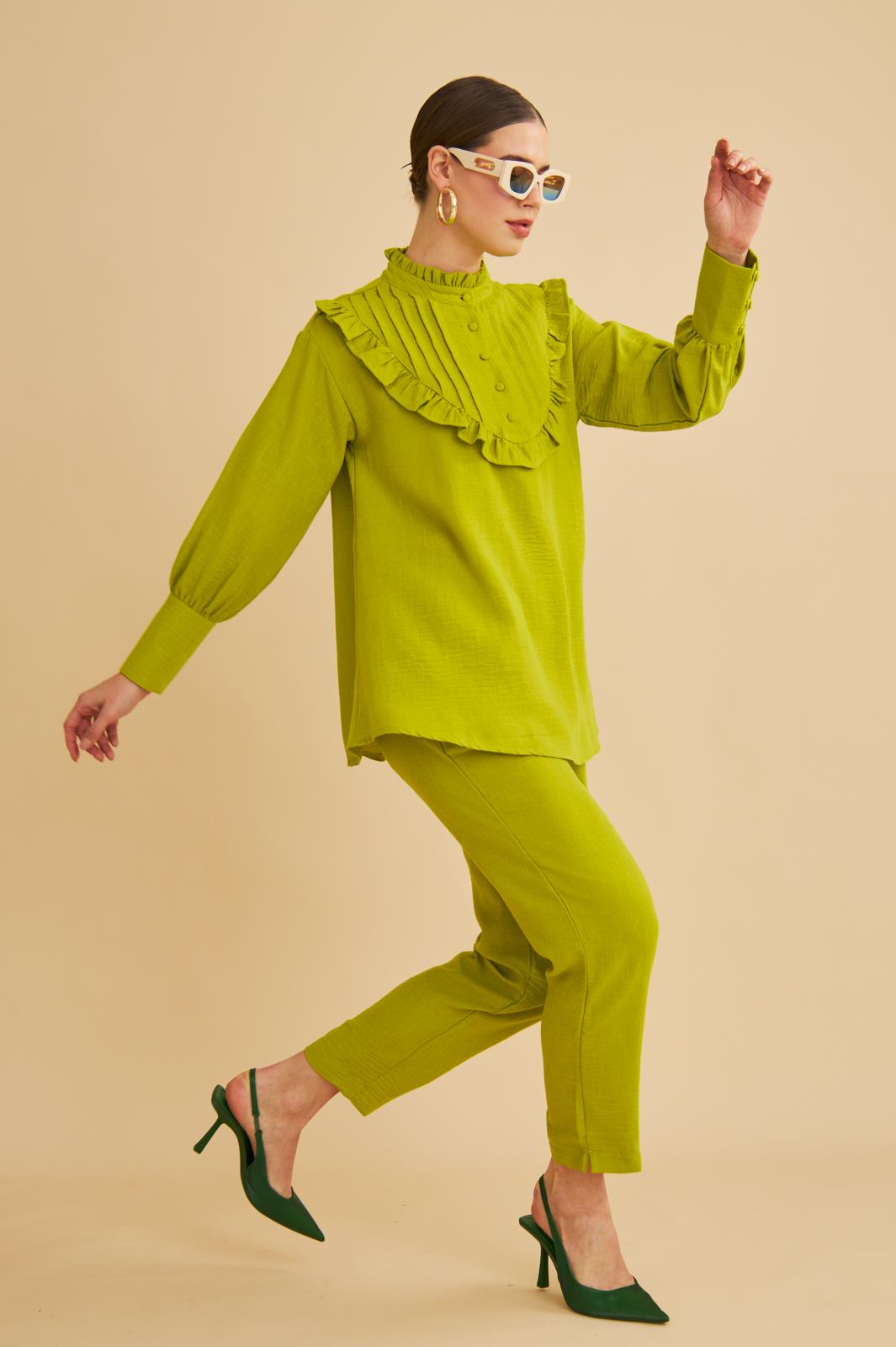 Jade Süs Dikişli ve Düğmeli Fırfır Yaka Keten Olive Tunik Pantolon Takım