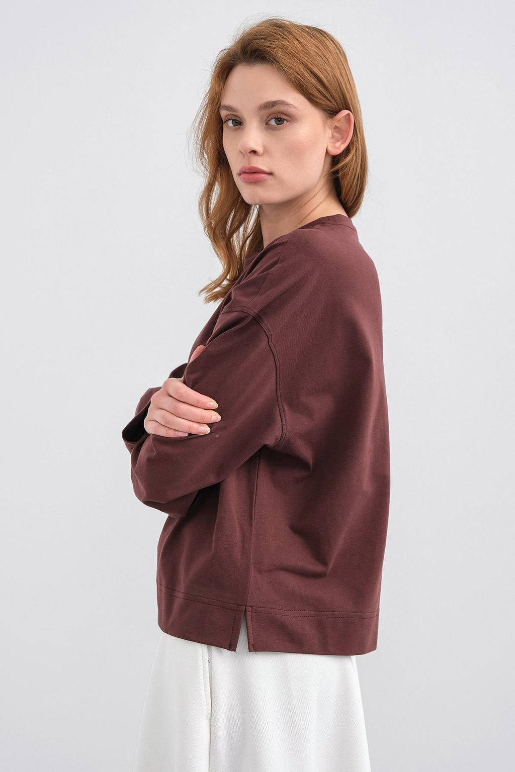 Kahve Kadın Bisiklet Yaka Etek Yırtmaçlı %100 Pamuk Oversize Basic Sweatshirt