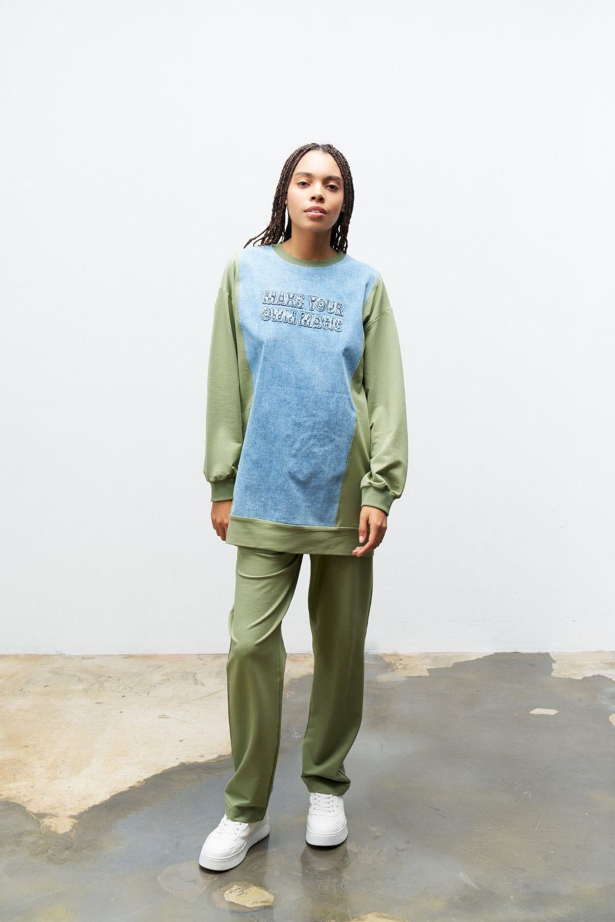 Koyu Haki Kadın Denim Üzeri Nakış İşlemeli Bisiklet Yaka Sweatshirt  Dar Paça Pantolon Pamuklu Örme Alt Üst Takım