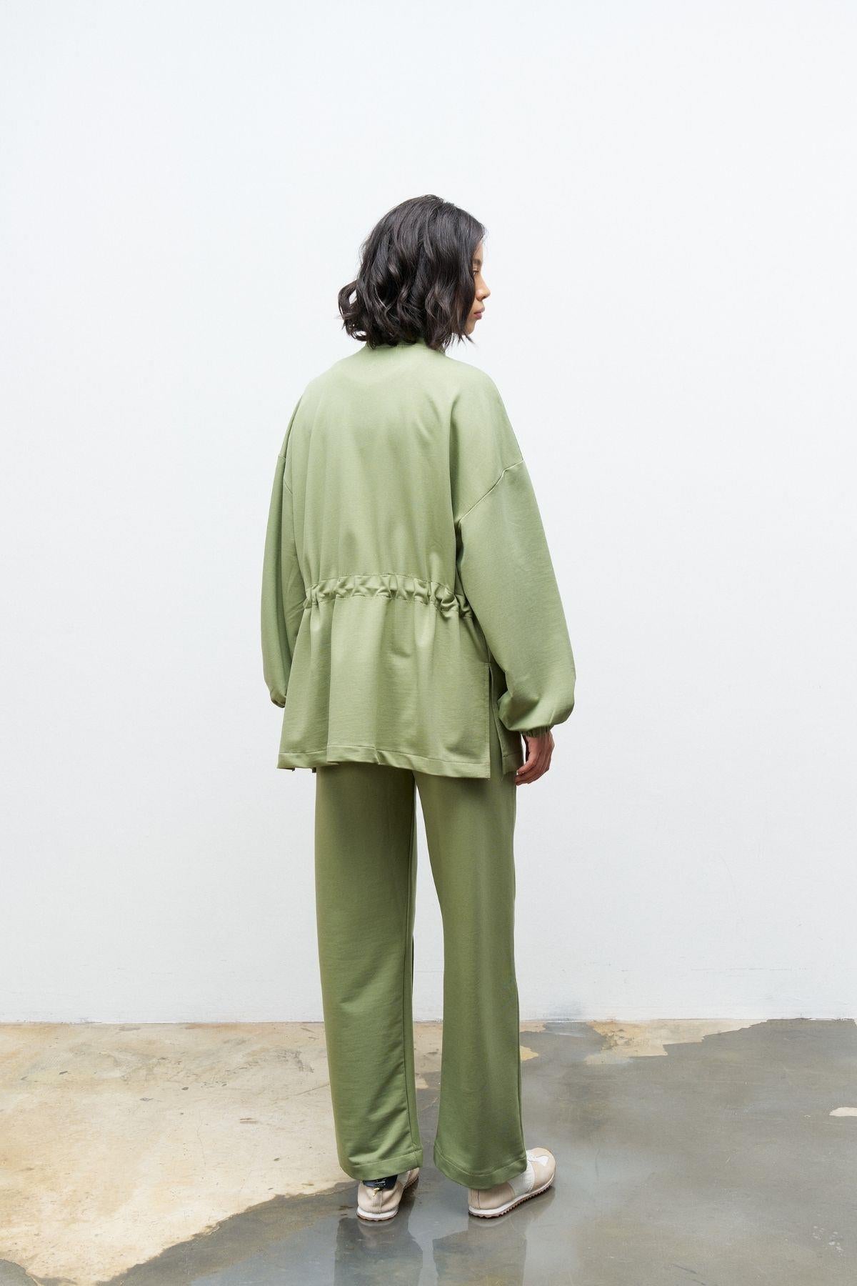 Koyu Haki Kadın Dik Yaka Fermuarlı Kapaklı Cep Detaylı Bol Paça Pamuklu Örme Alt Üst Takım