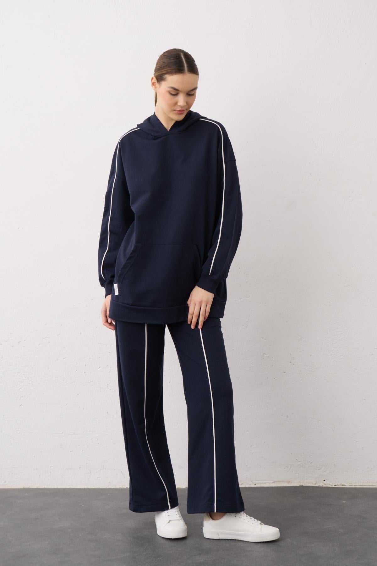 Lacivert Etiket Detaylı Kapüşonlu Kanguru Cepli Pamuklu Örme Alt Üst Takım