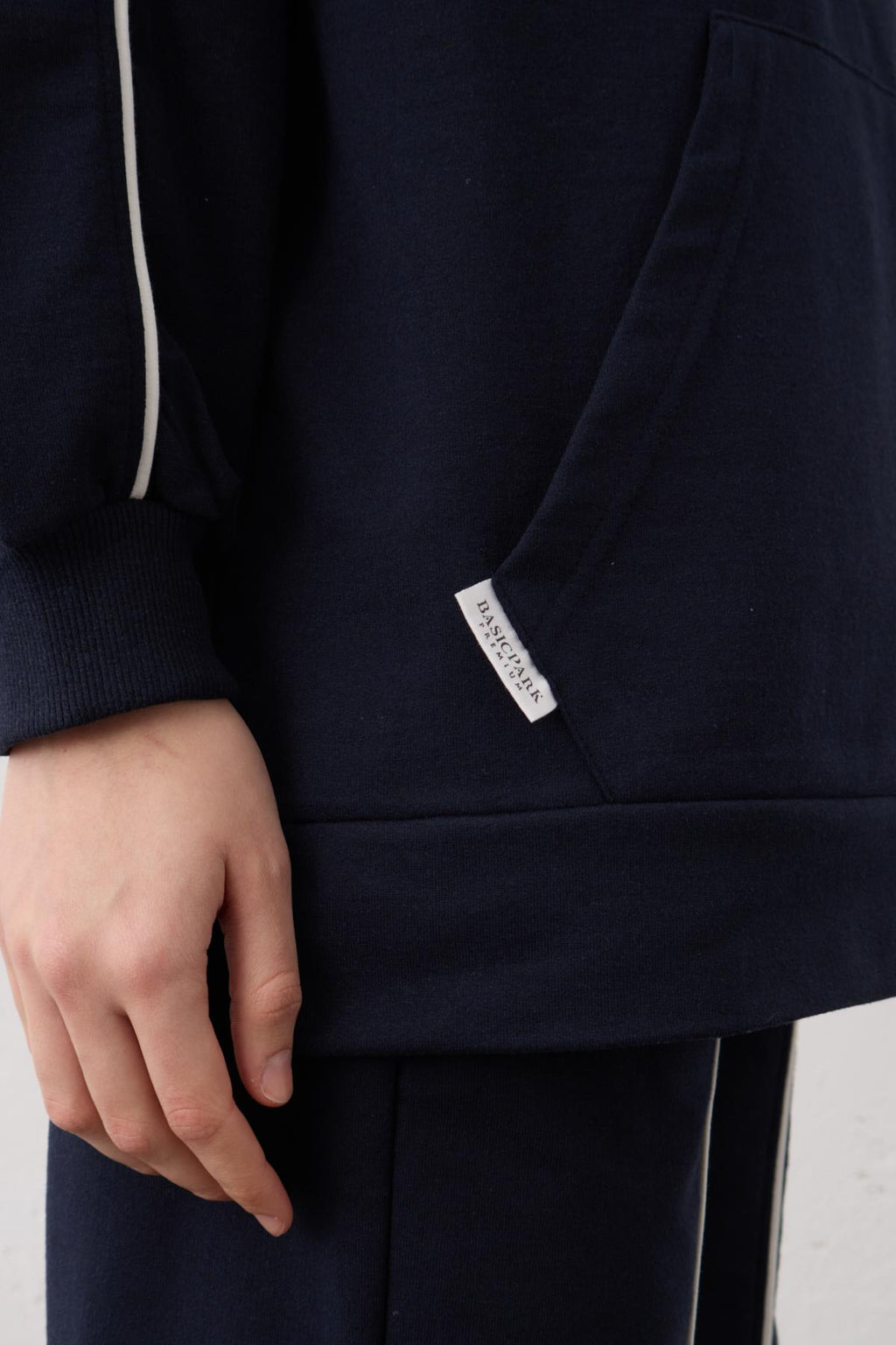 Lacivert Etiket Detaylı Kapüşonlu Kanguru Cepli Pamuklu Örme Alt Üst Takım