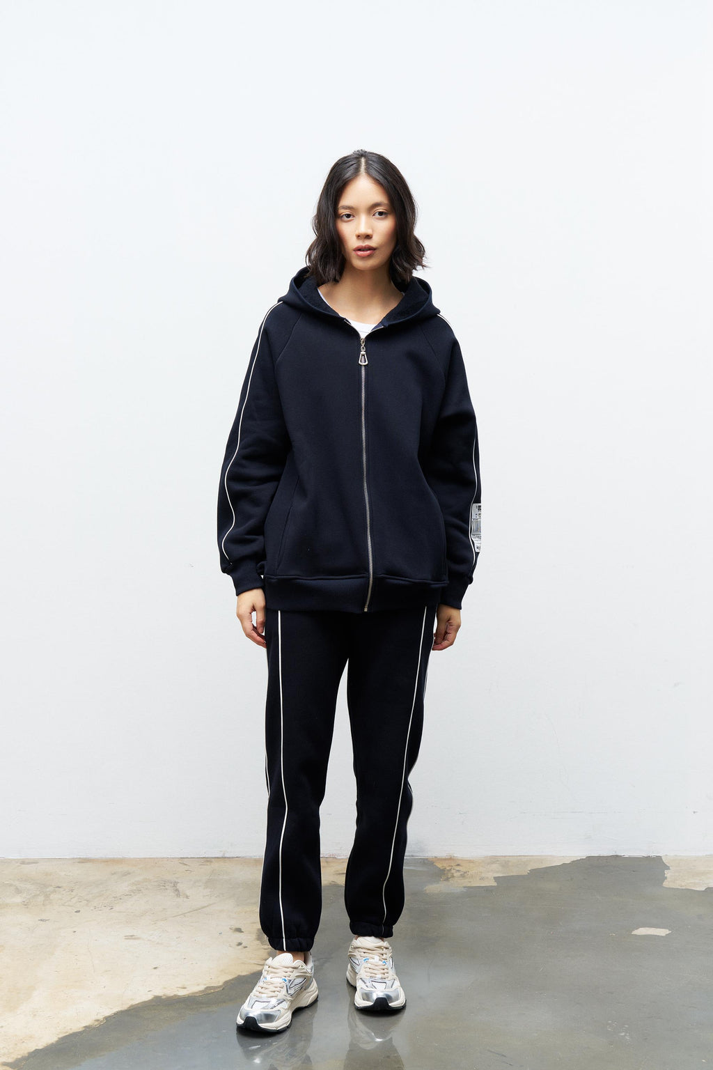 Lacivert Kadın Kol Etiket Detaylı Fermuar Kapamalı Kapüşonlu İçi Polarlı Alt Üst Takım